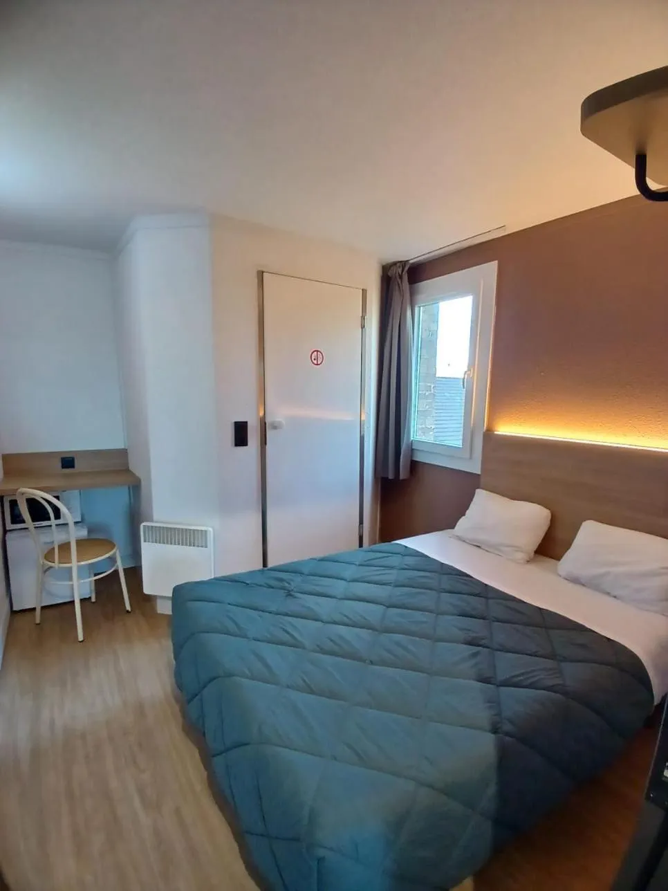 Bed in Premiere Classe Dunkerque Est Armbouts Cappel