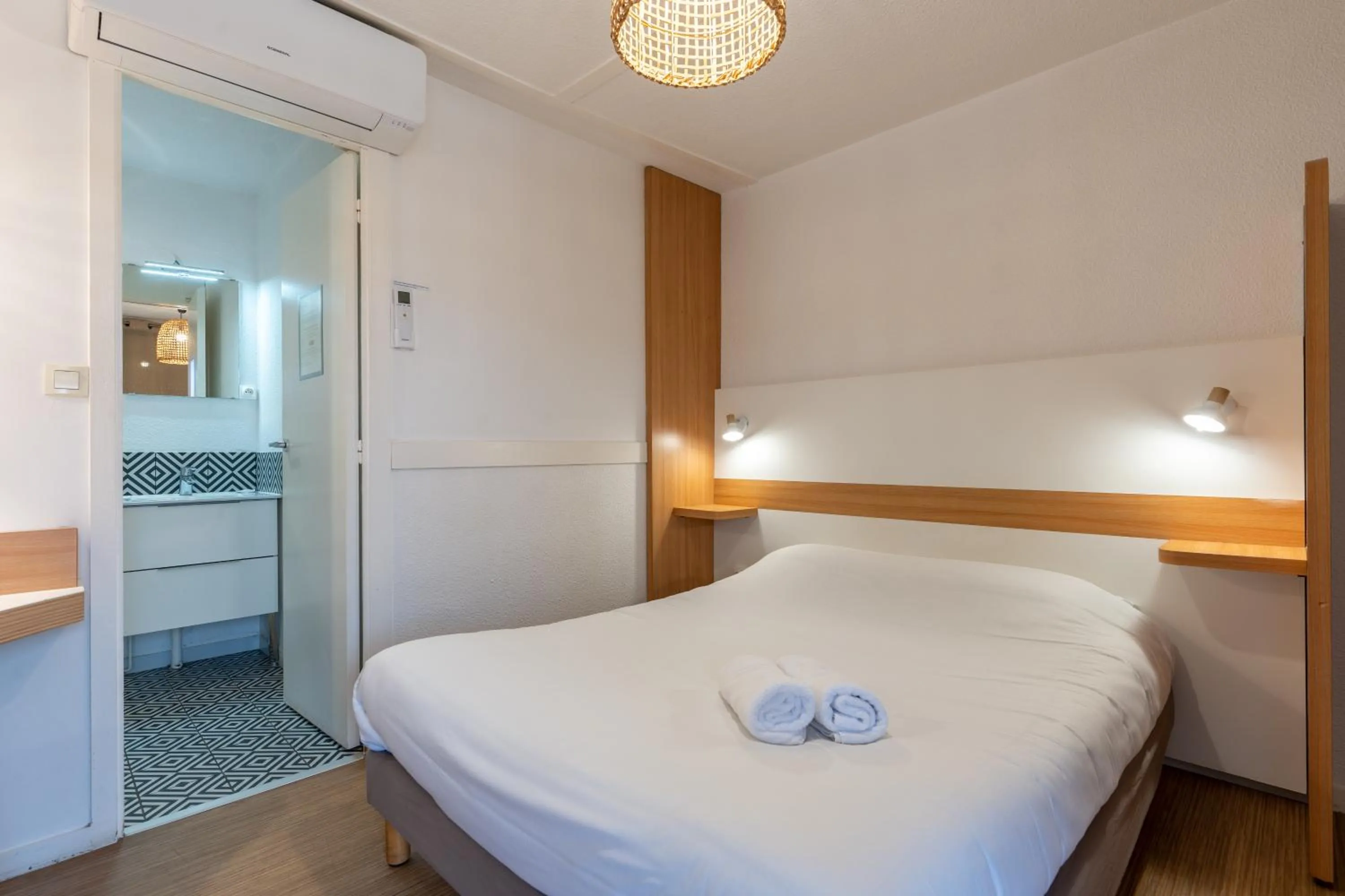 Bed in Kyriad Direct Bordeaux Sud Cestas