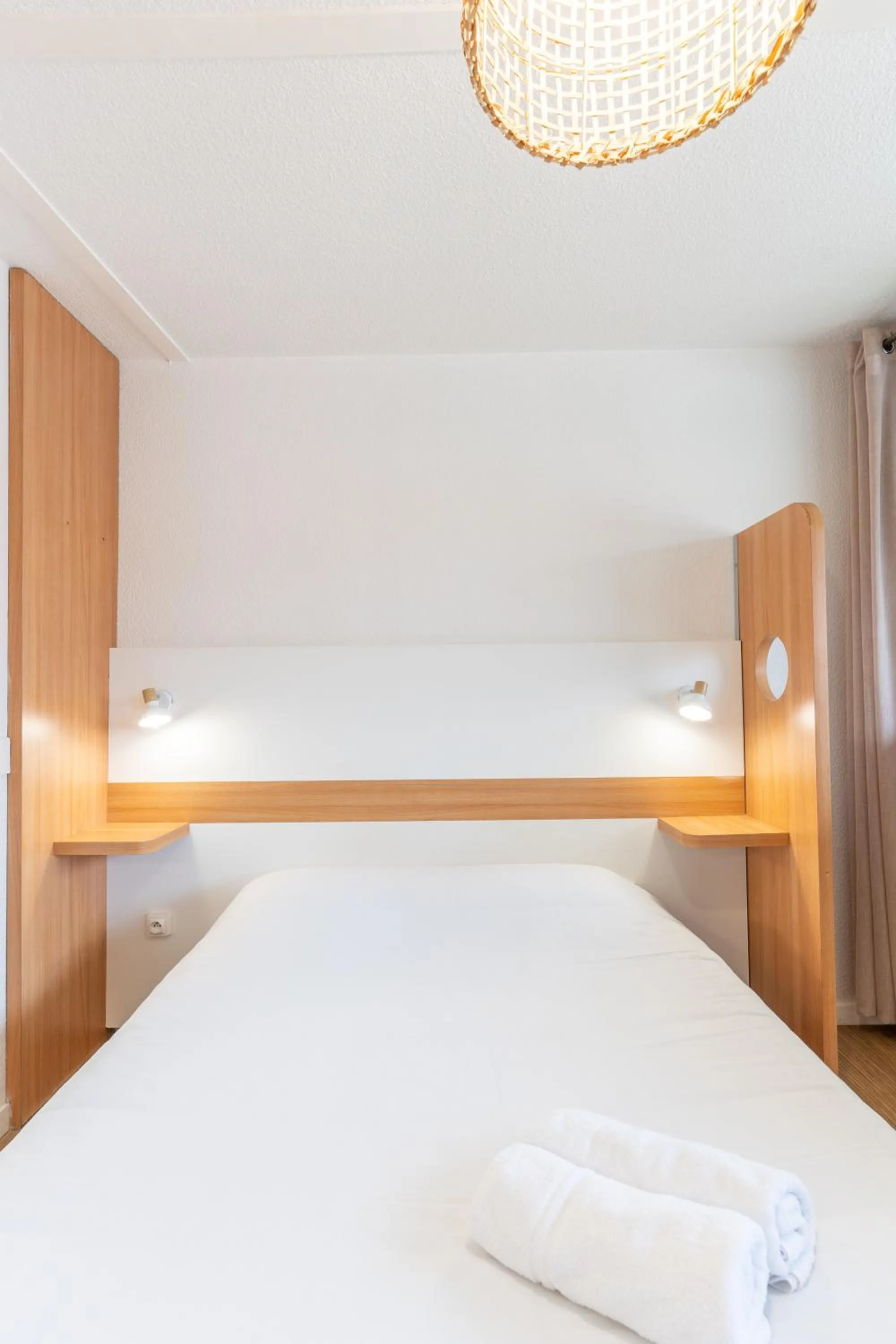 Bed in Kyriad Direct Bordeaux Sud Cestas