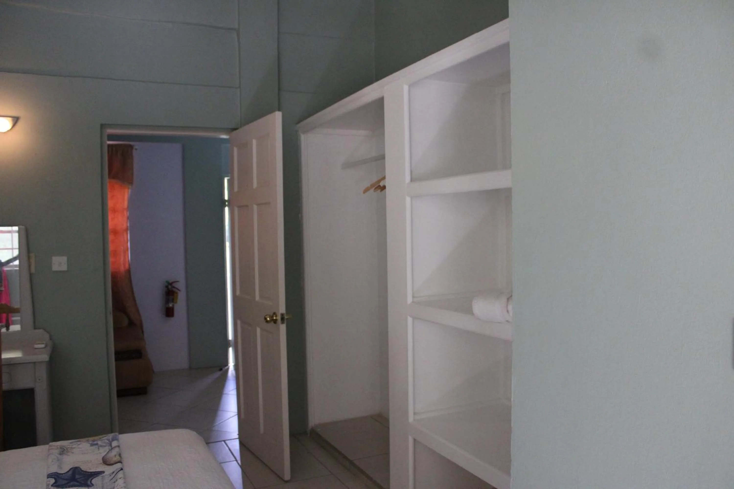 wardrobe in Rejens Hotel