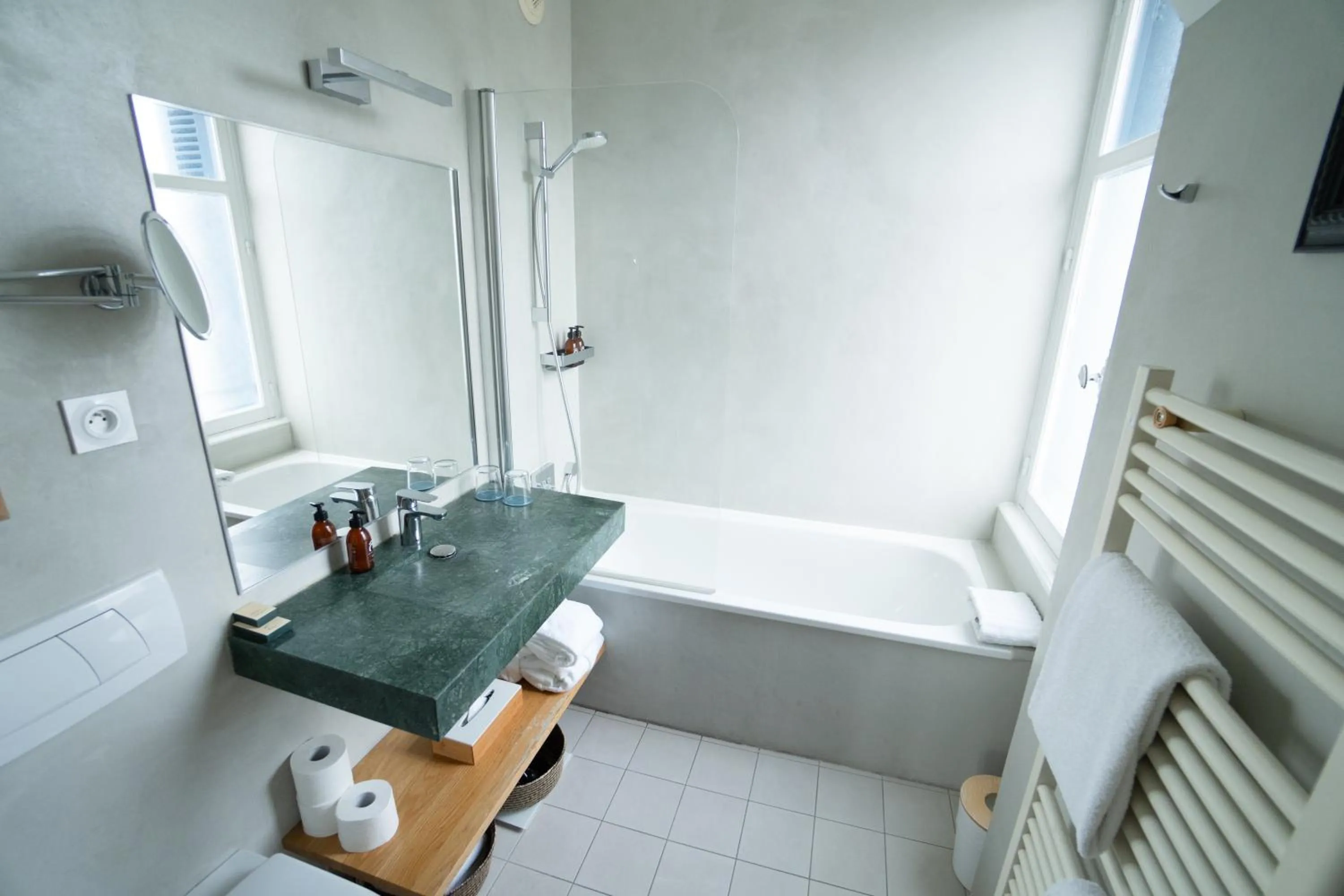 Bedroom in Hotel Edouard VII