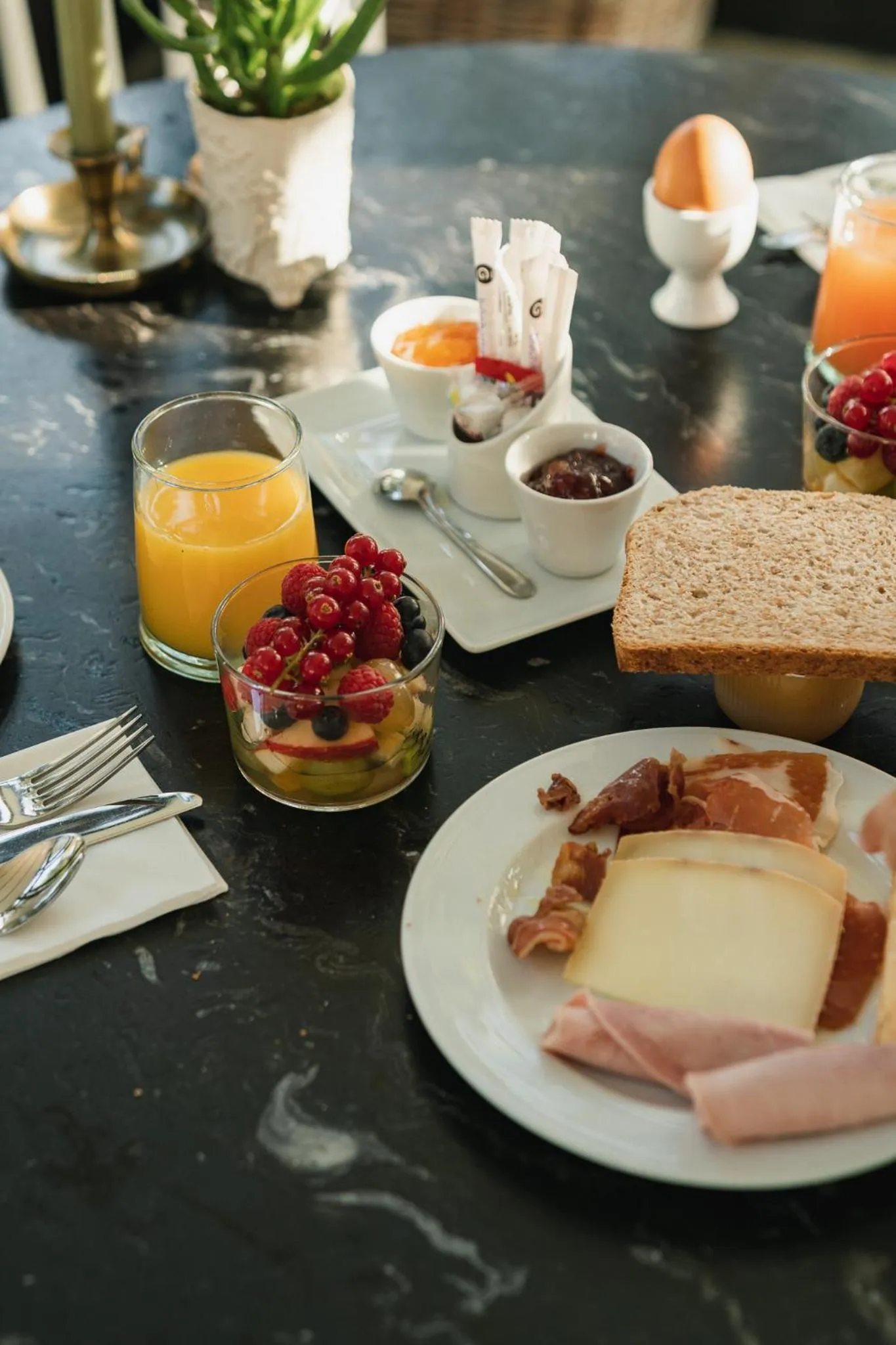 Breakfast in Hotel Edouard VII
