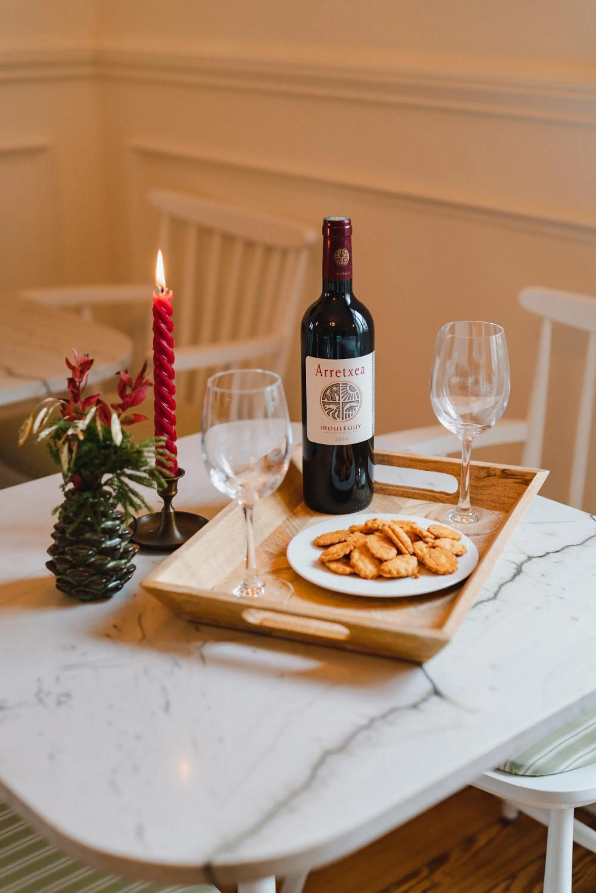 Communal lounge/ TV room in Hotel Edouard VII