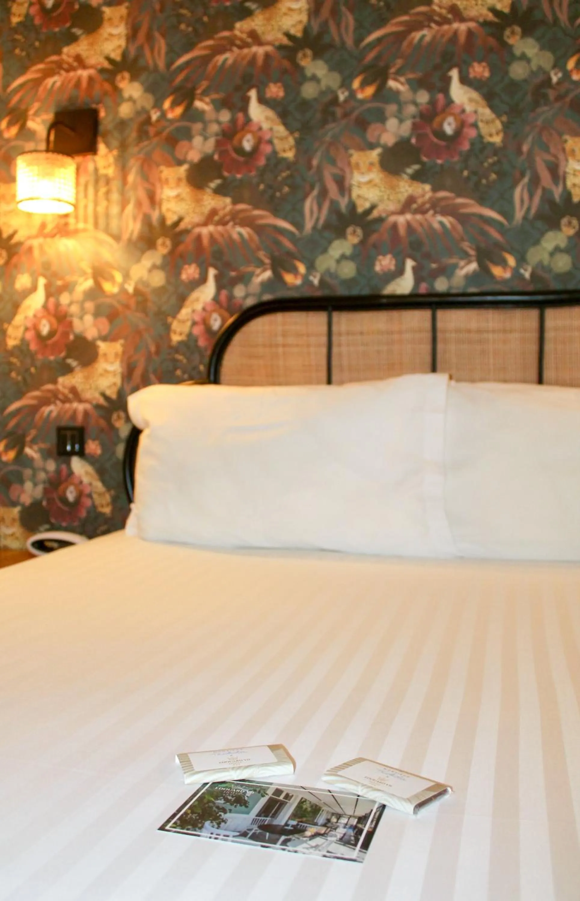 Bed in Hotel Edouard VII