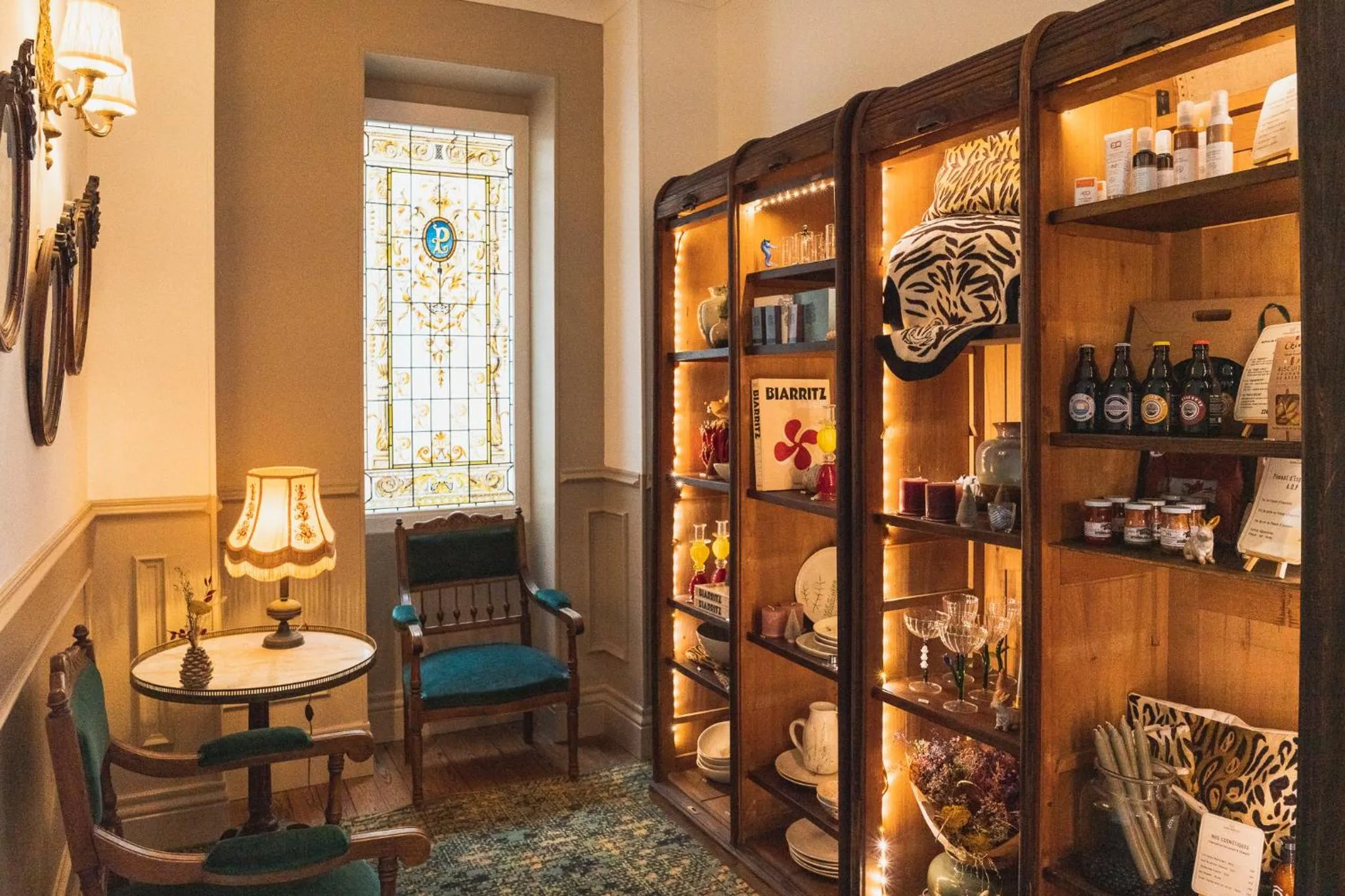 On-site shops in Hotel Edouard VII