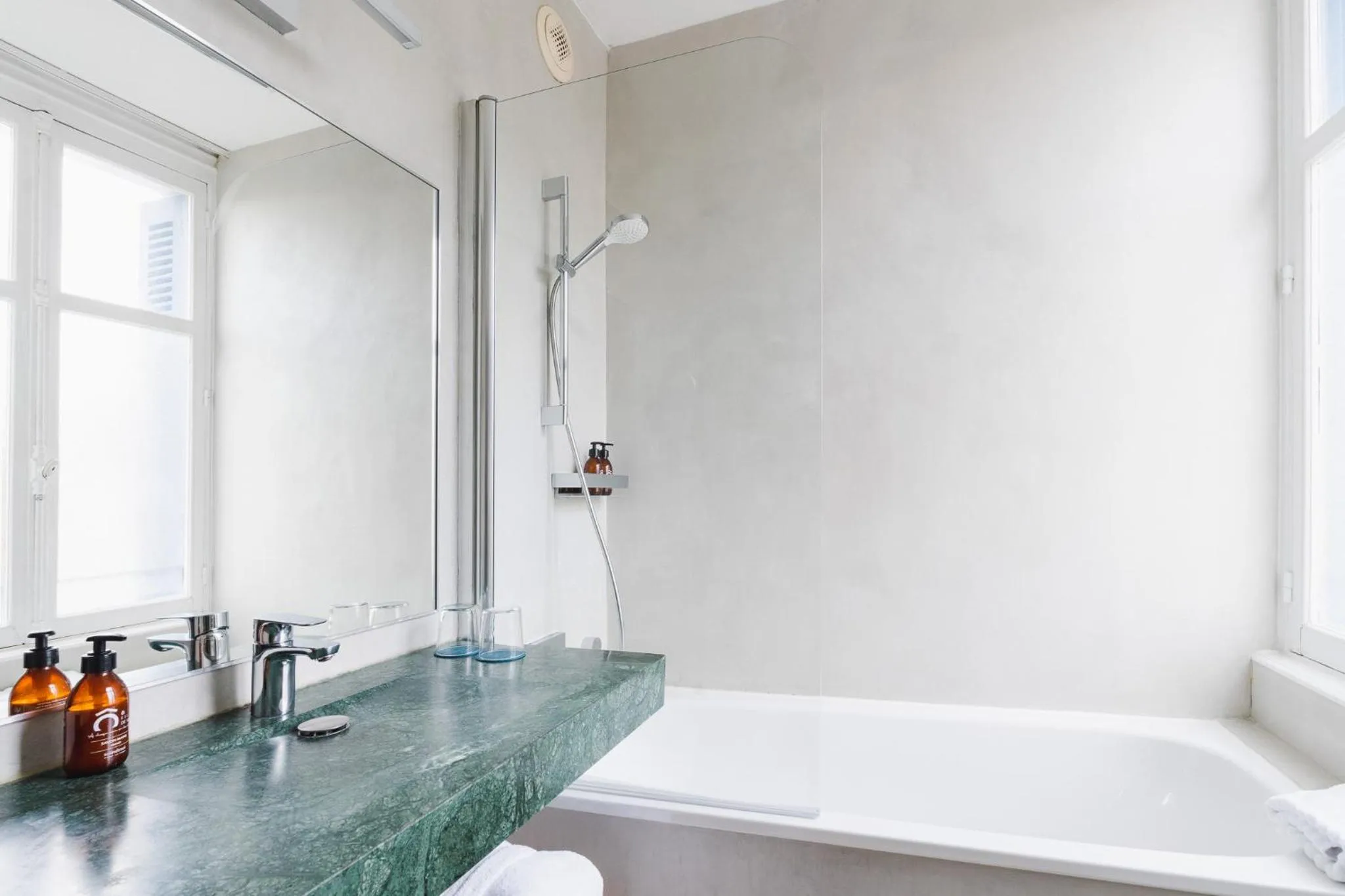 Bathroom in Hotel Edouard VII