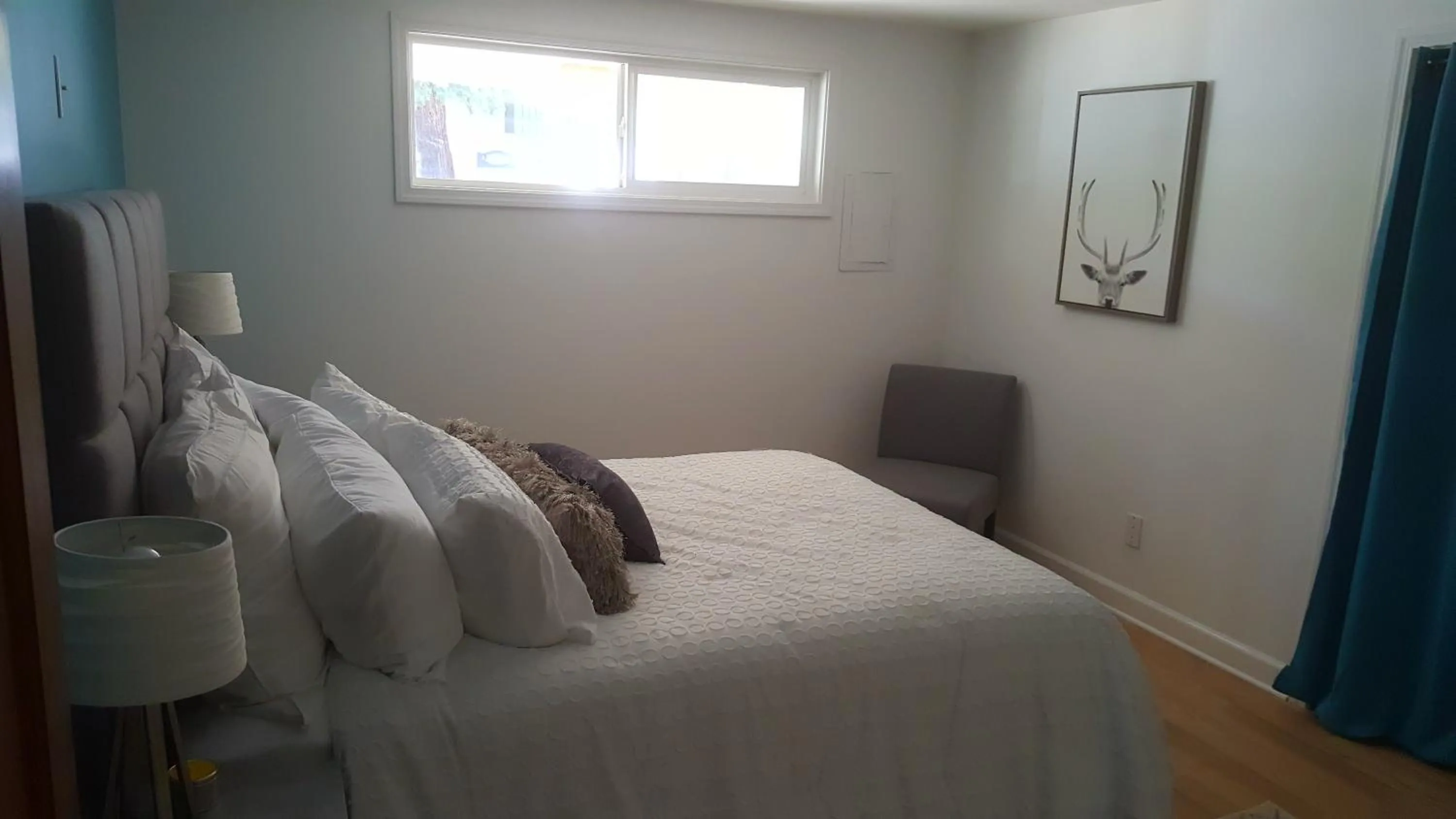 Bed in Water View Home