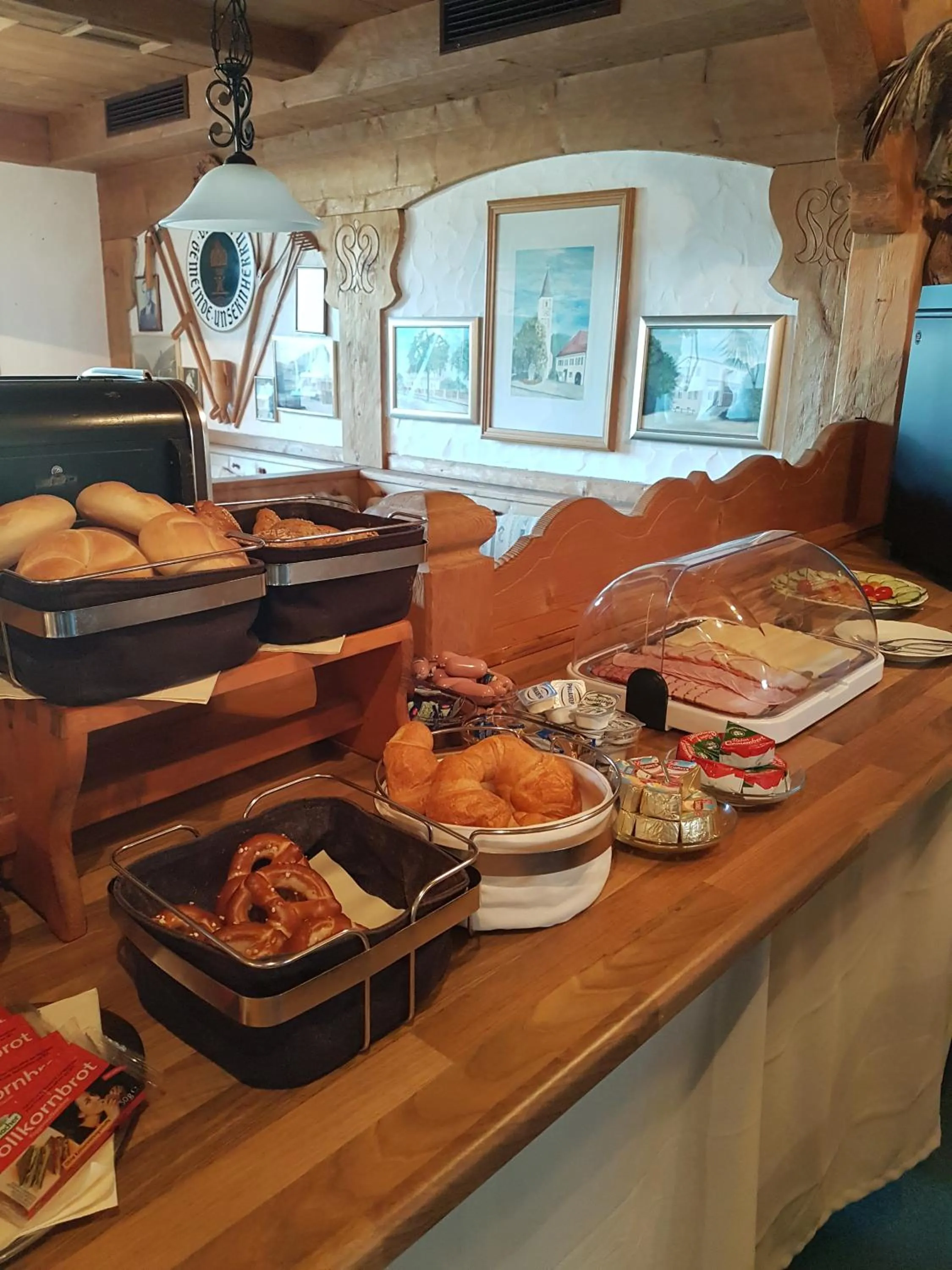 Breakfast in Haus Moni