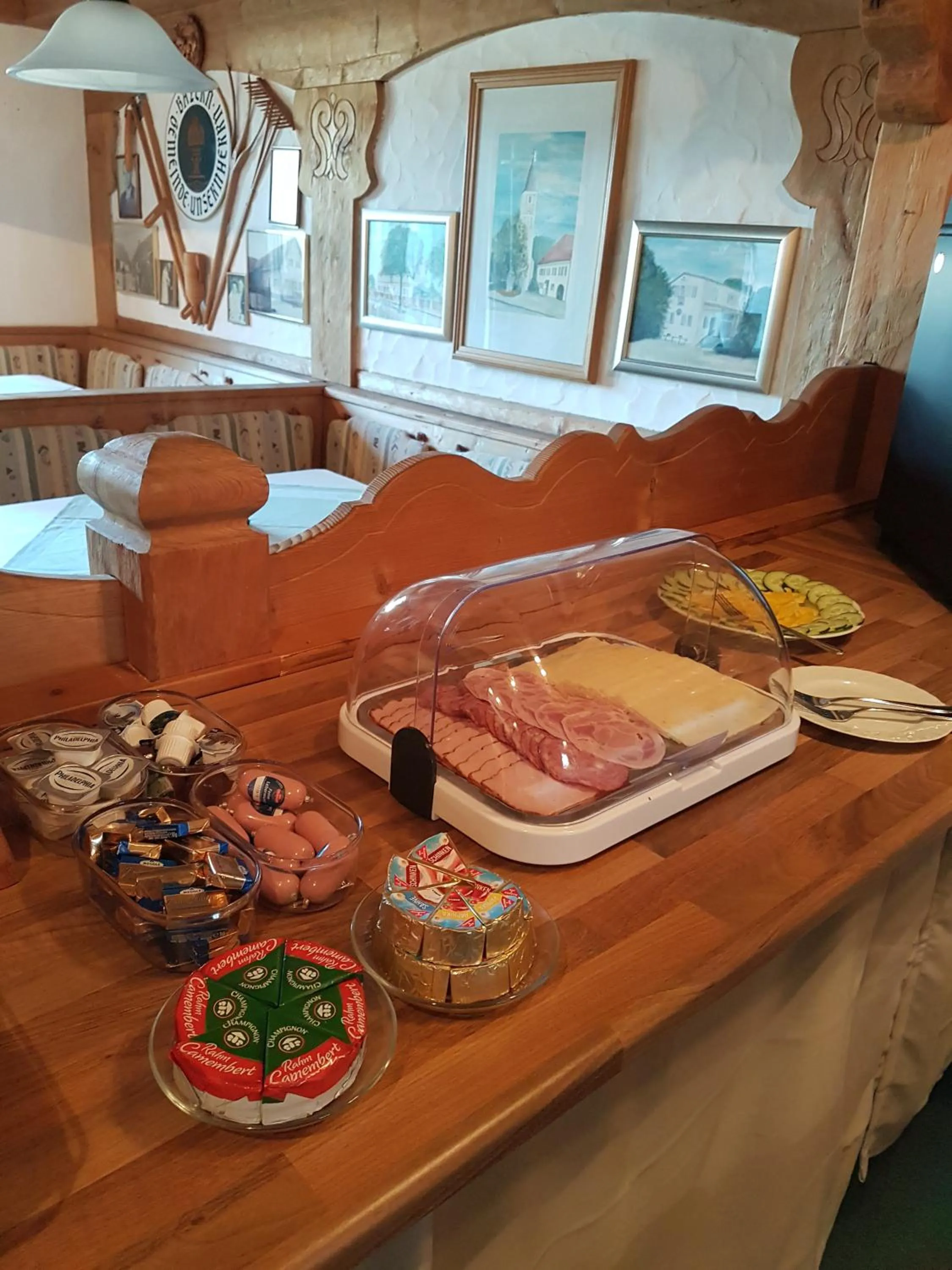 Breakfast in Haus Moni