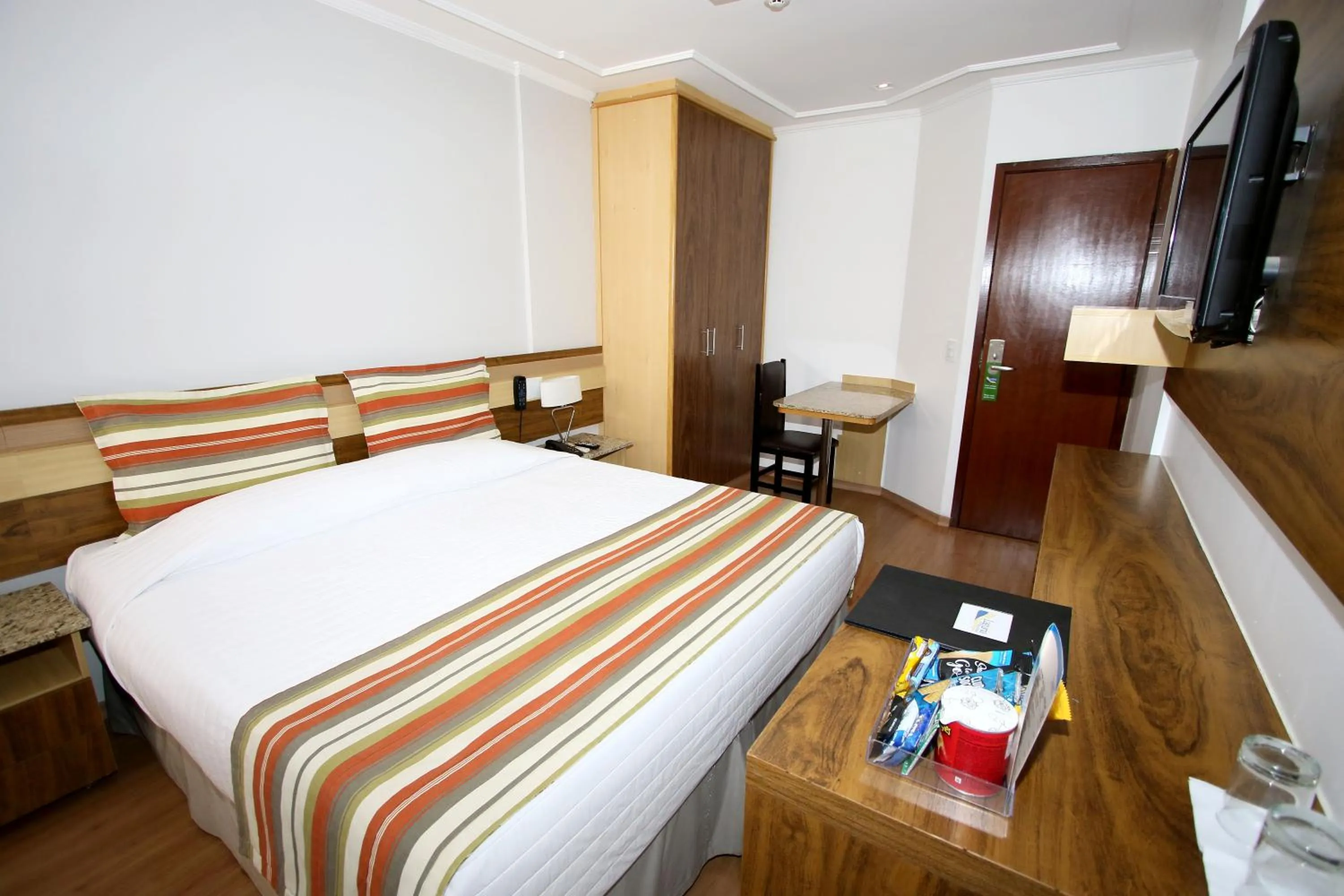 Bed in Laguna Plaza Hotel