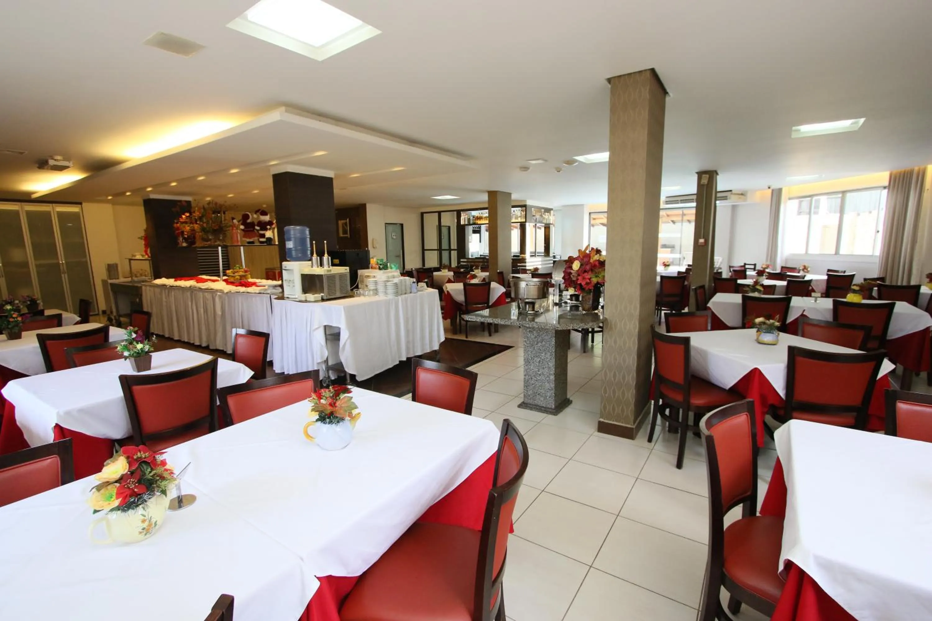 Restaurant/places to eat in Laguna Plaza Hotel