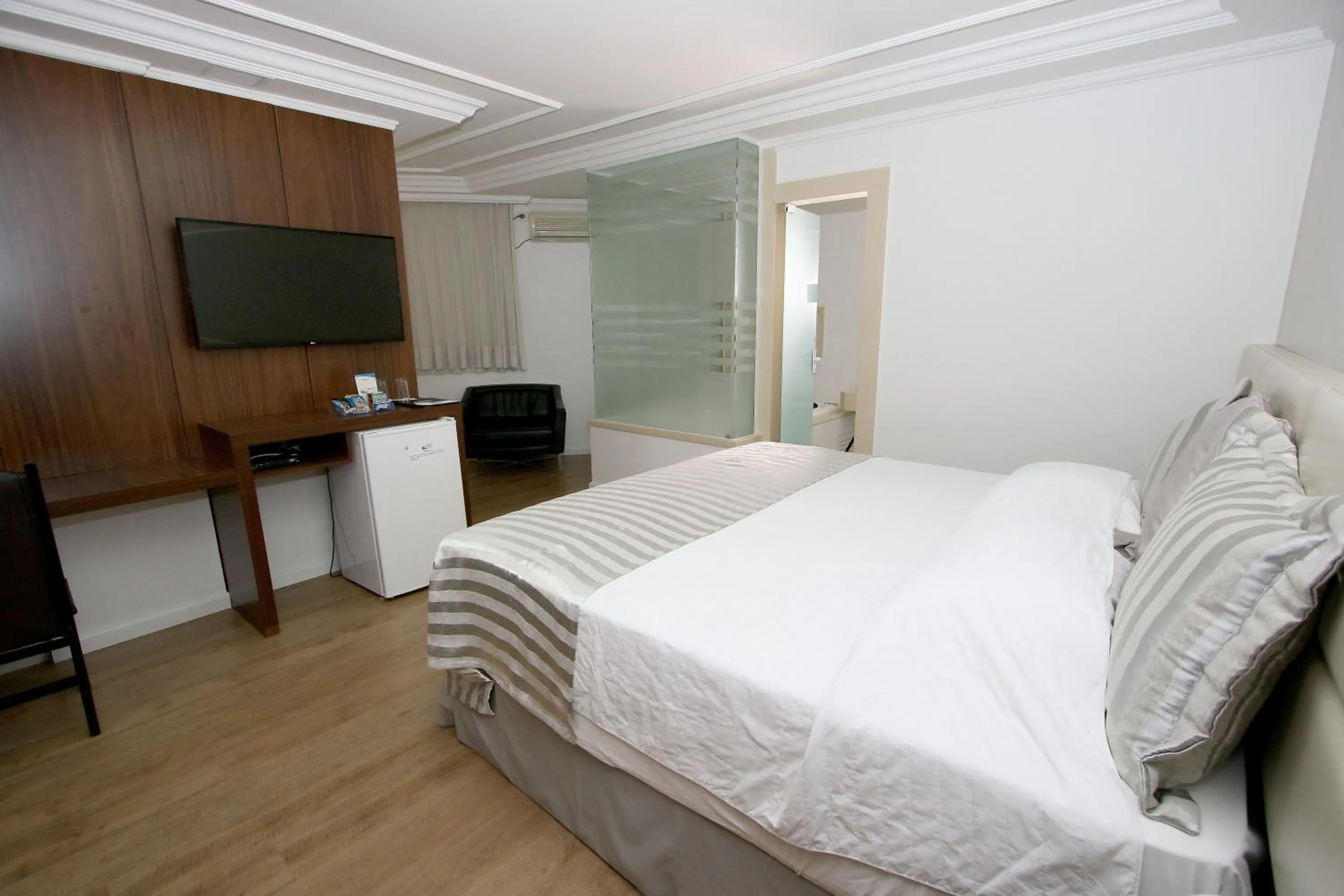 Bed in Laguna Plaza Hotel