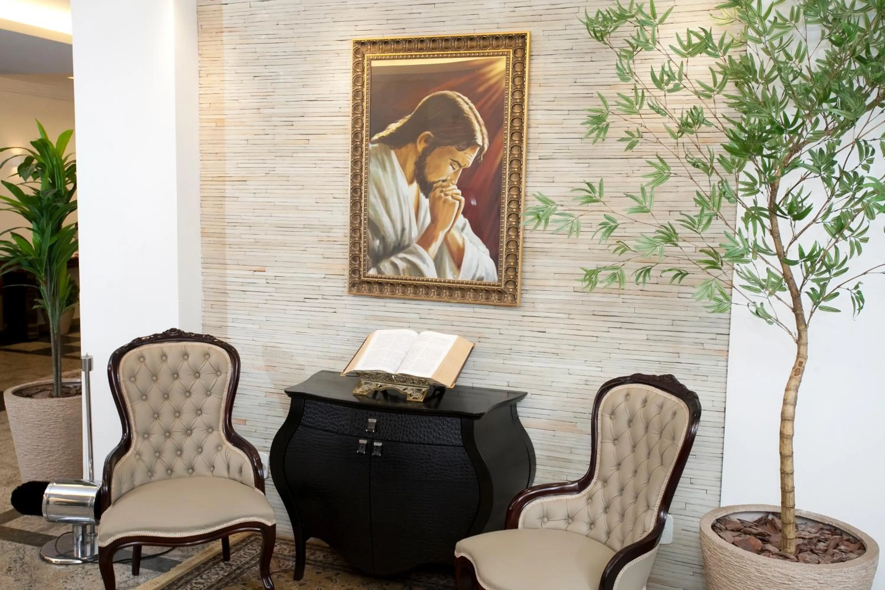 Lobby or reception in Laguna Plaza Hotel