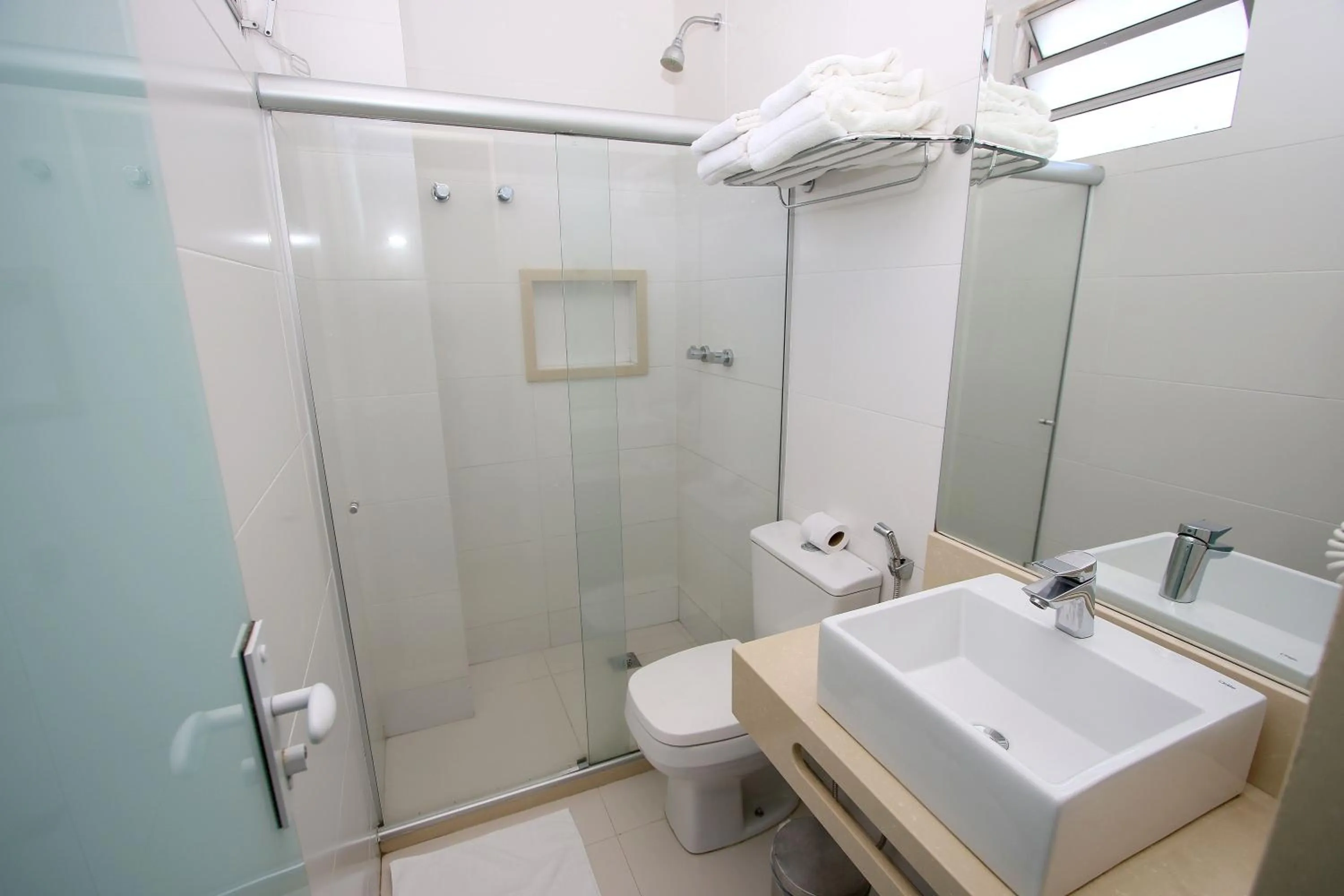 Shower in Laguna Plaza Hotel