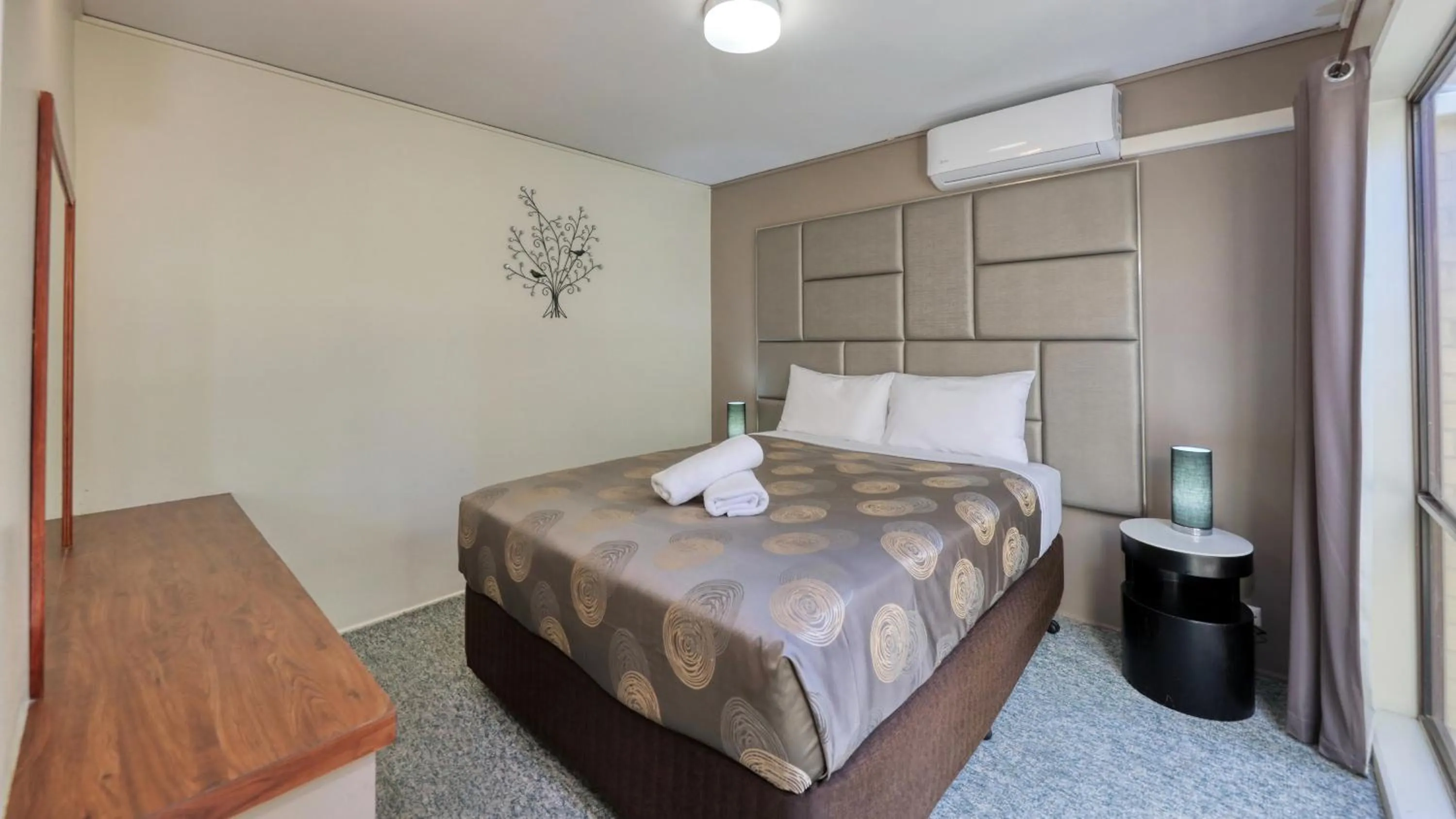 Bed in Executive Hideaway