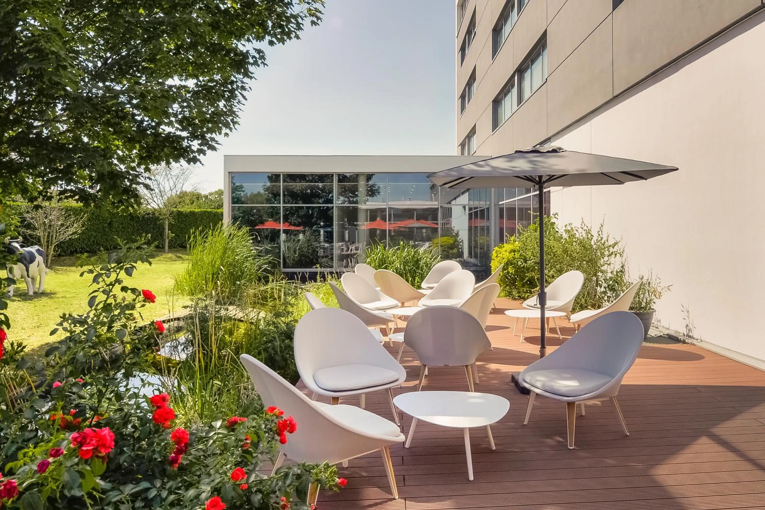 Patio in Mercure Lyon Genas Eurexpo