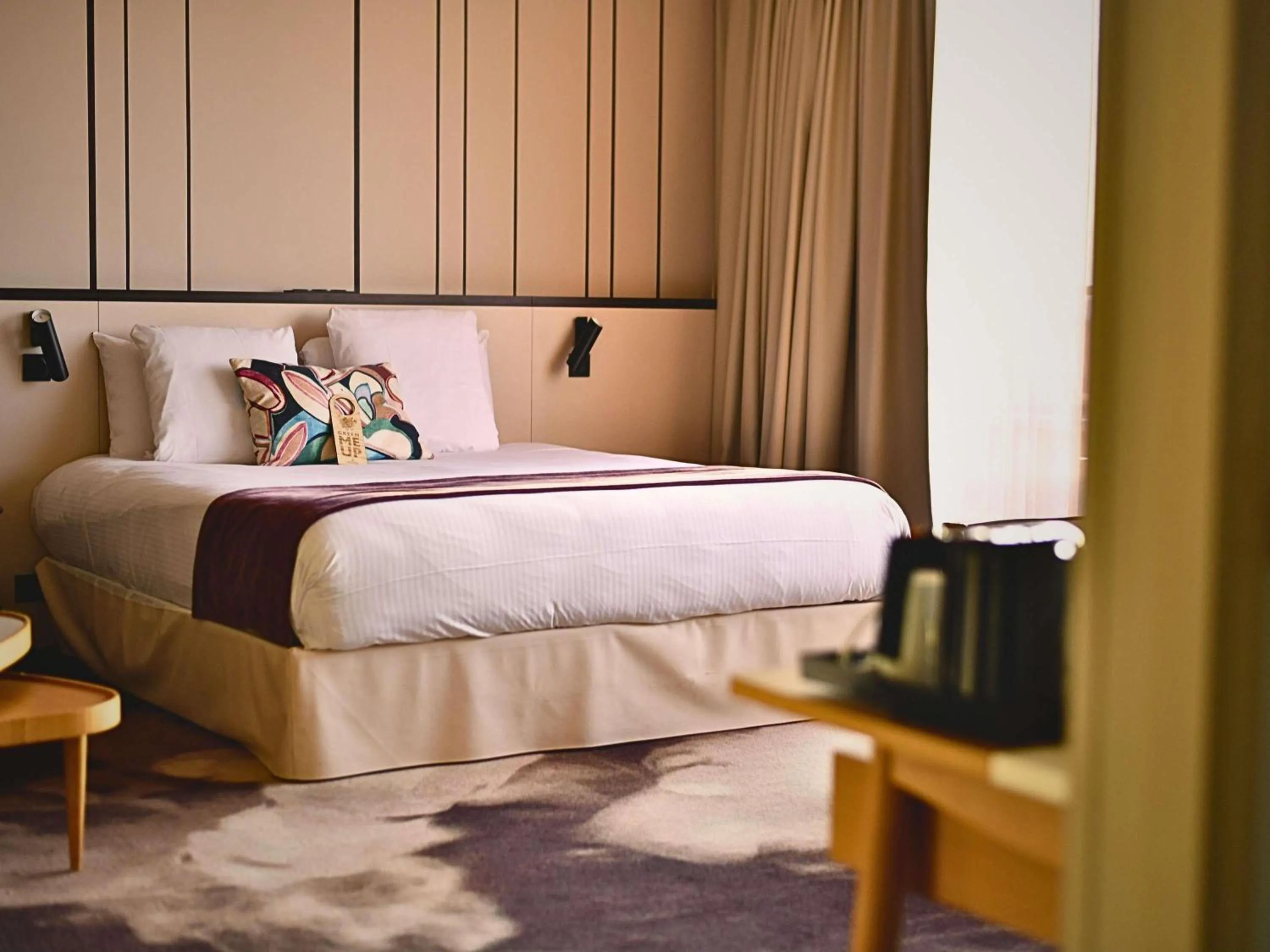 Photo of the whole room, Bed in Mercure Lyon Genas Eurexpo