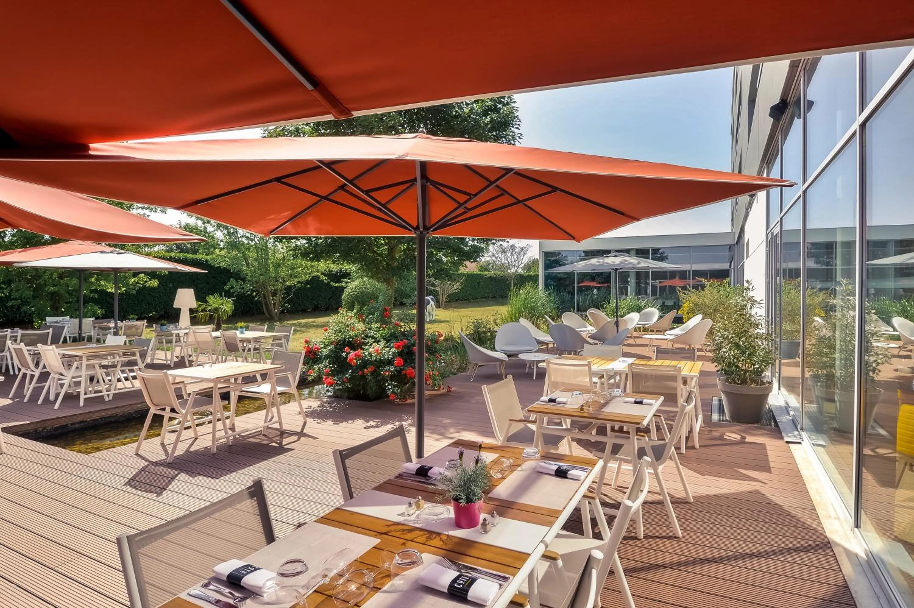 Patio in Mercure Lyon Genas Eurexpo