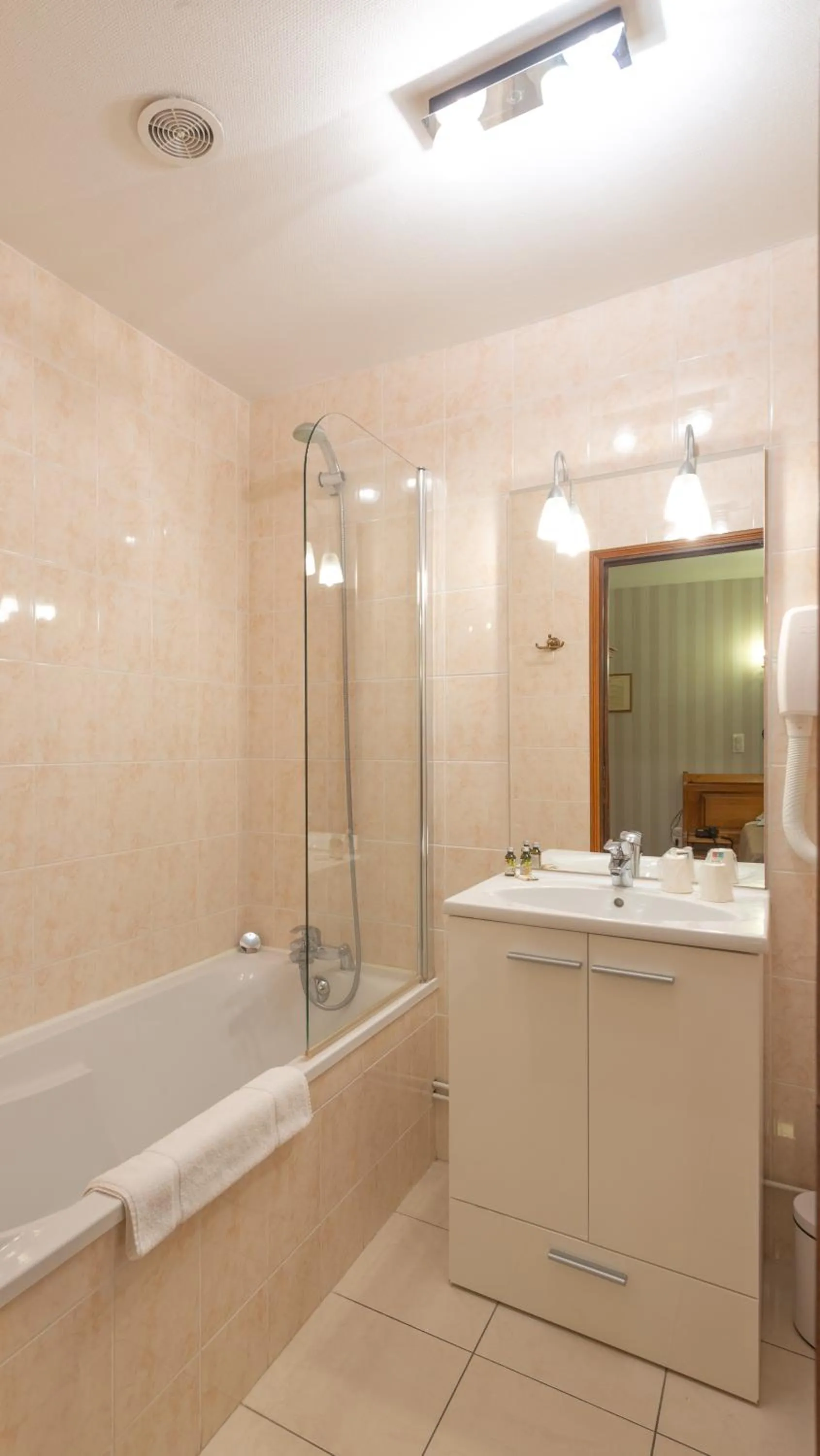 Bathroom in Logis Hotel de La Cloche