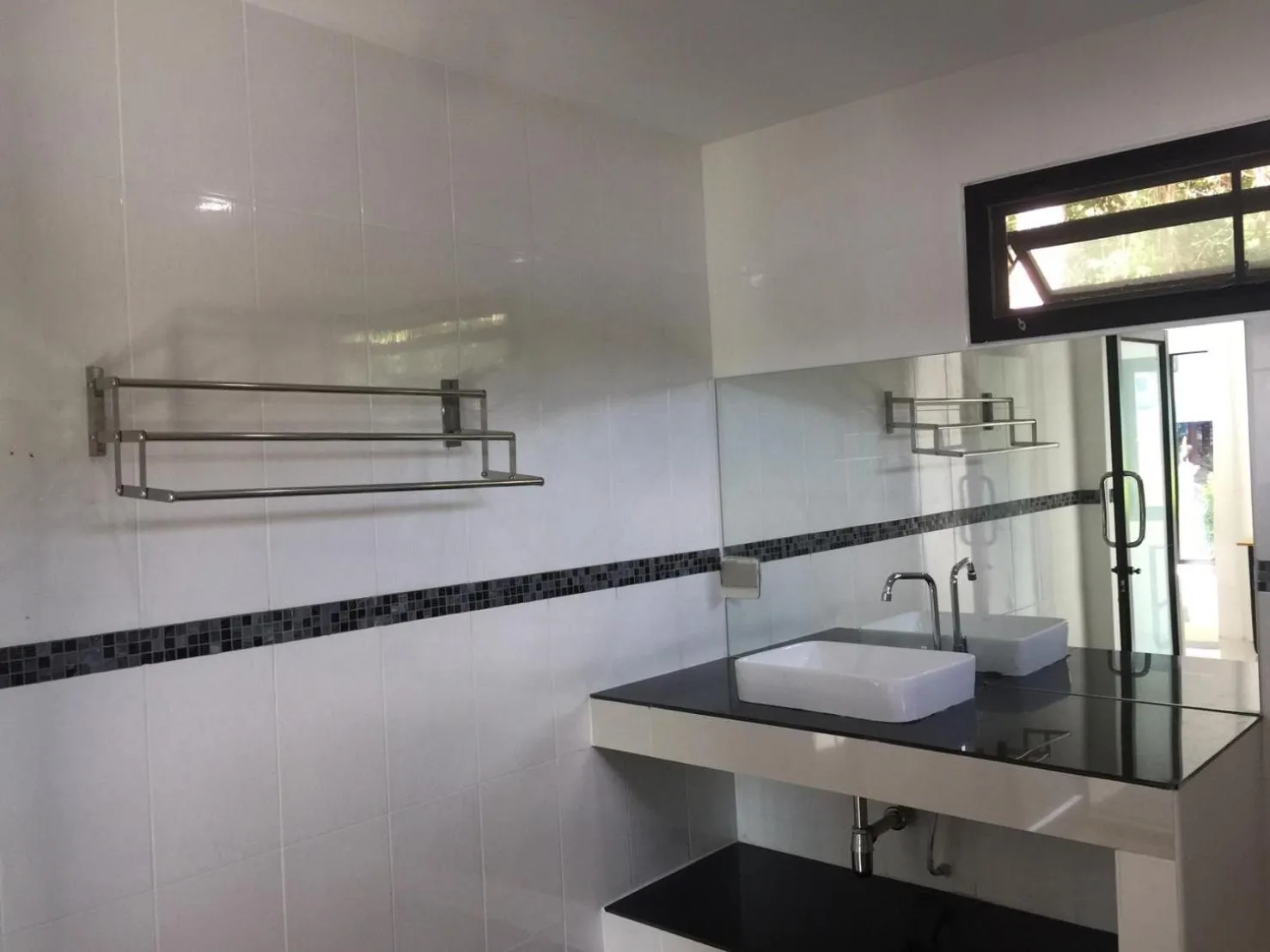 Bathroom in Reggae Village Haad Salad