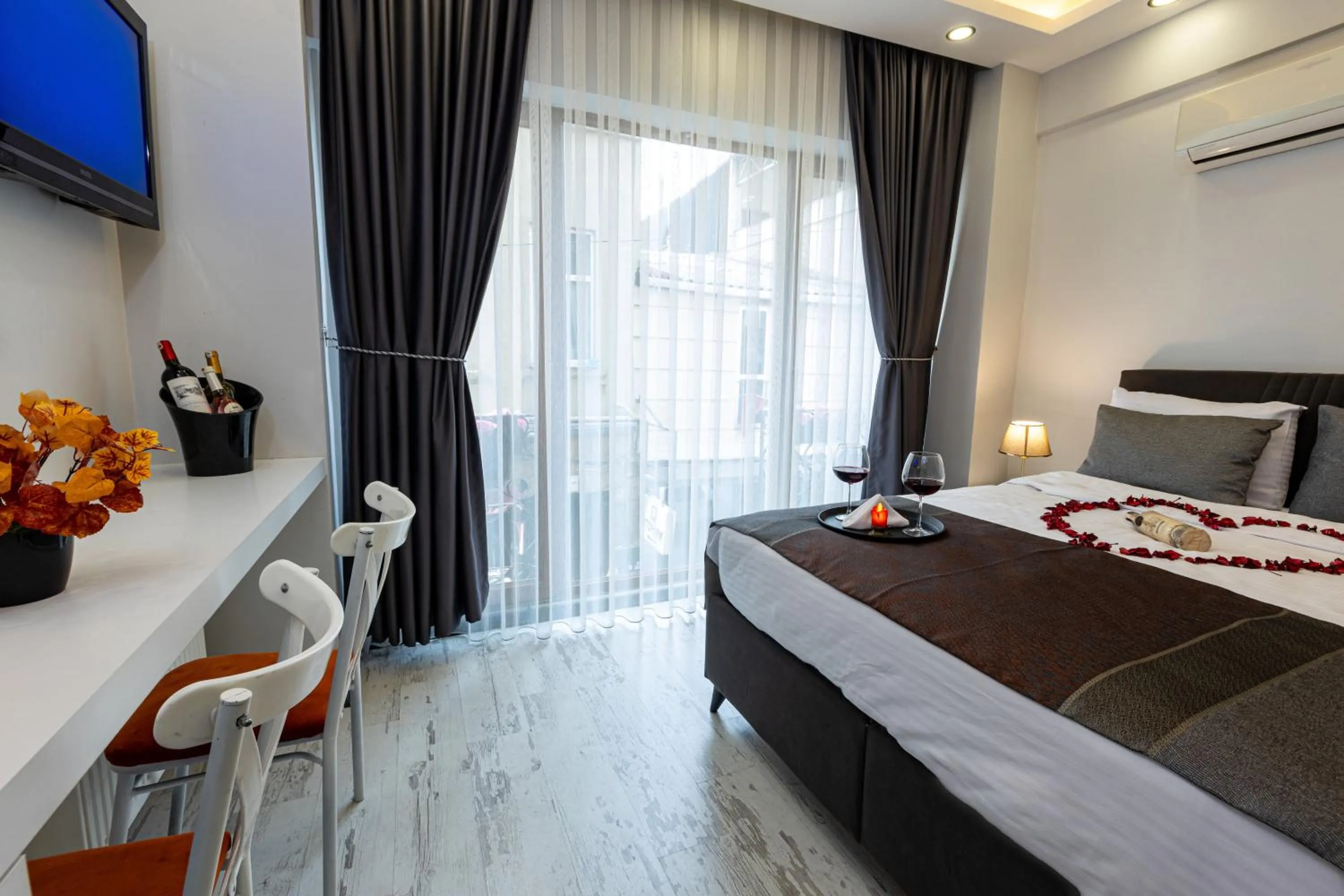 Photo of the whole room, Bed in APOLLO HOTEL & APARTMENtS