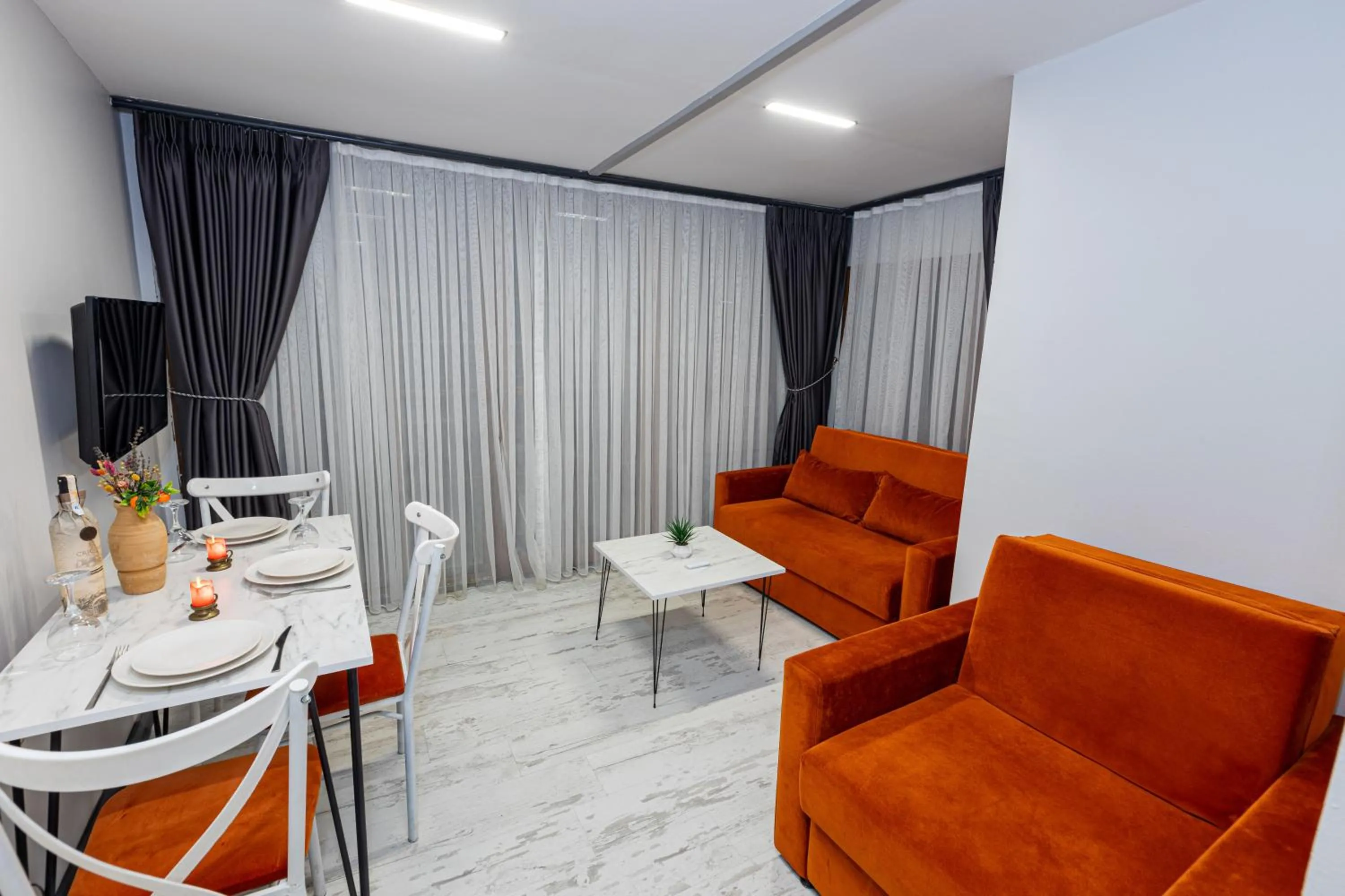 TV and multimedia in APOLLO HOTEL & APARTMENtS