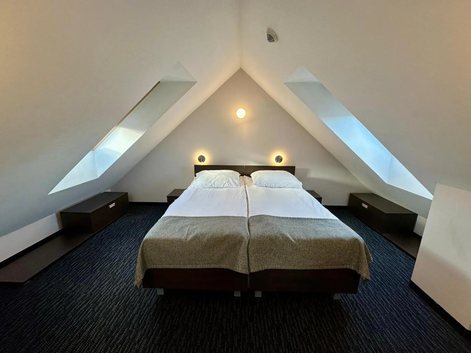 View (from property/room), Bed in Golden Tulip Gdańsk Residence