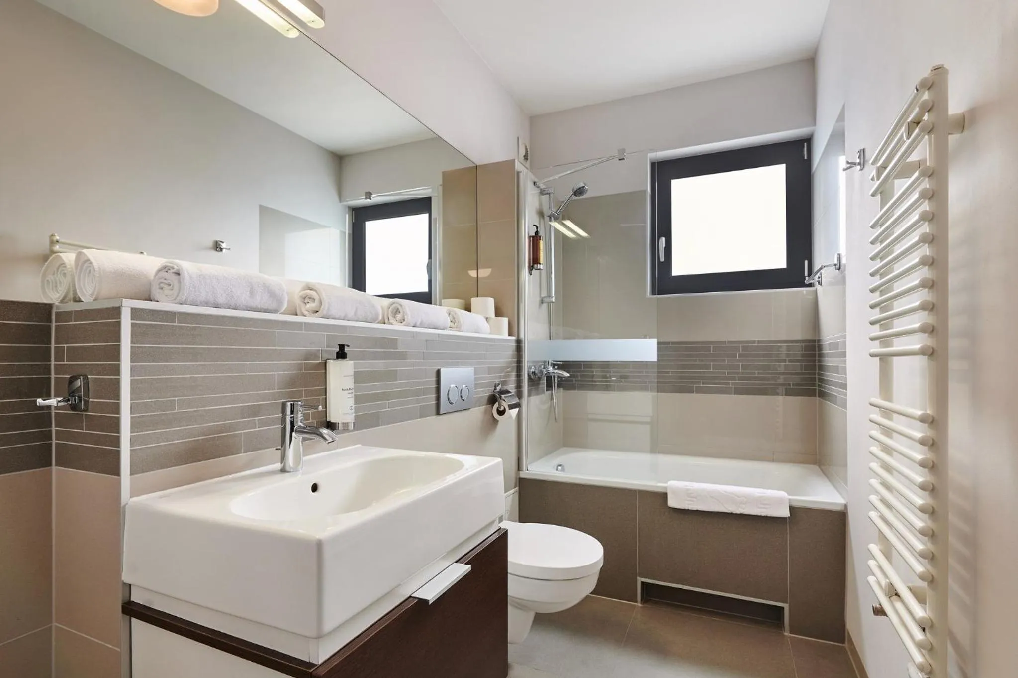 Bathroom in Golden Tulip Gdańsk Residence