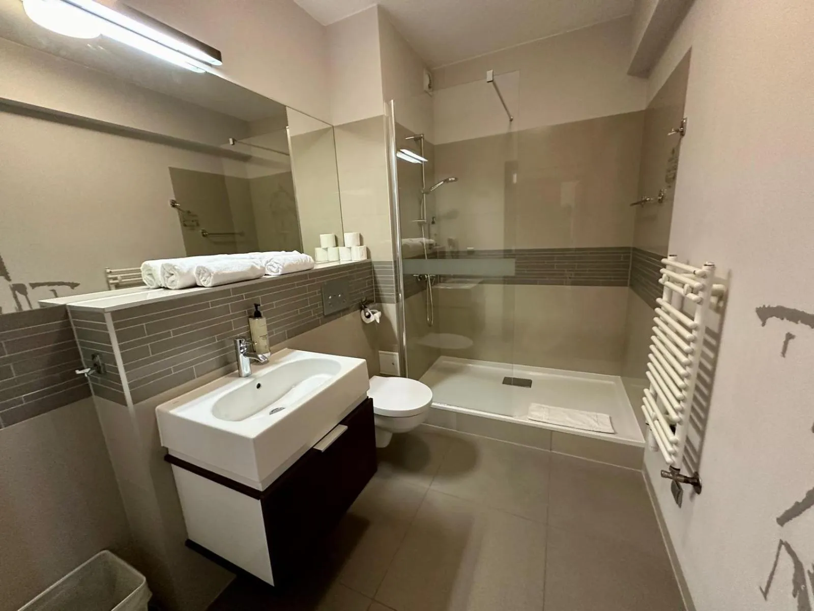 Bathroom in Golden Tulip Gdańsk Residence