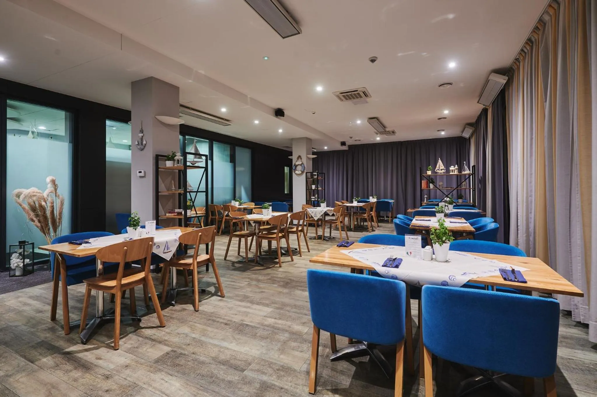 Restaurant/places to eat in Golden Tulip Gdańsk Residence