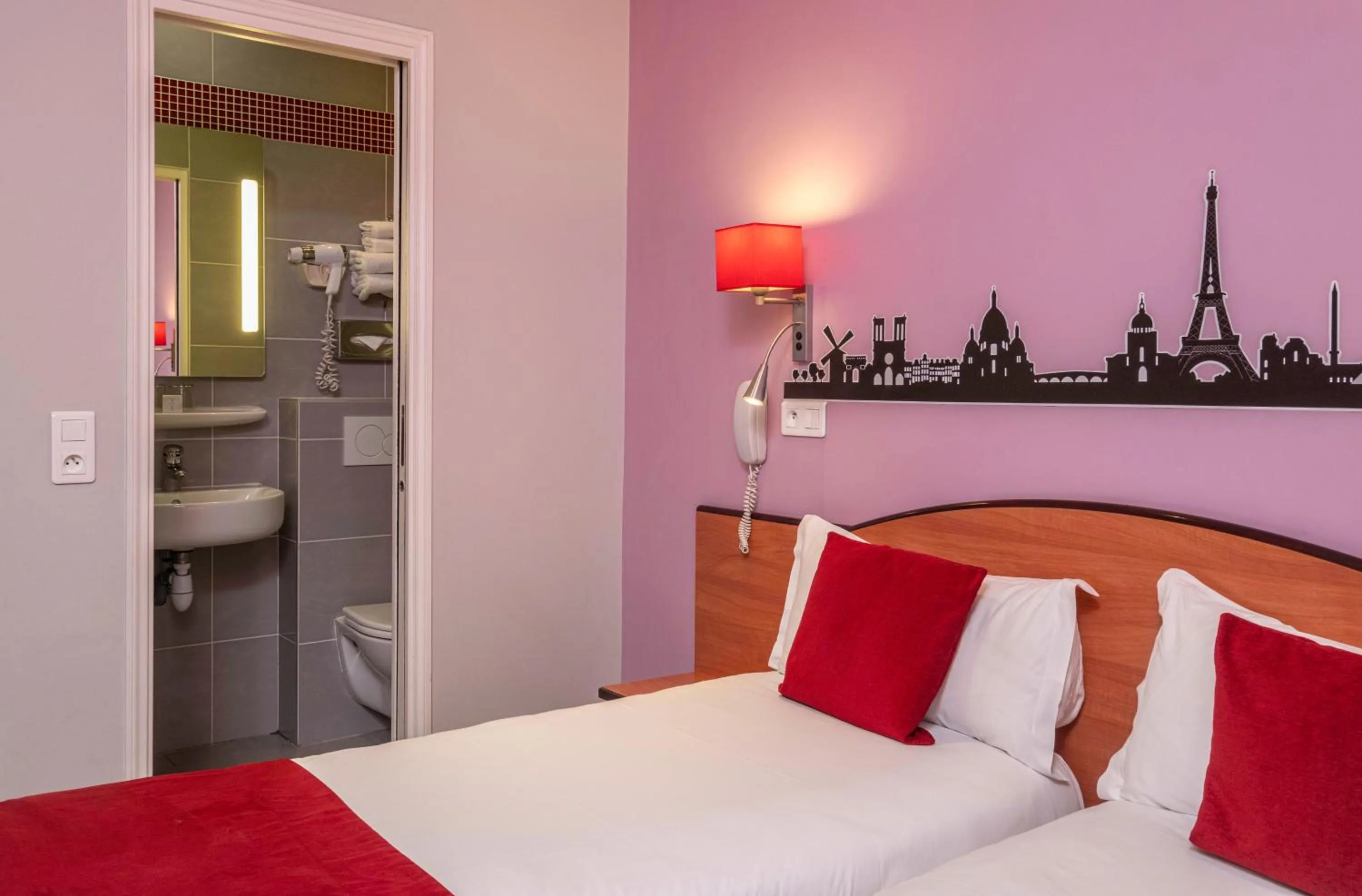 Bed in Grand Hôtel De Turin