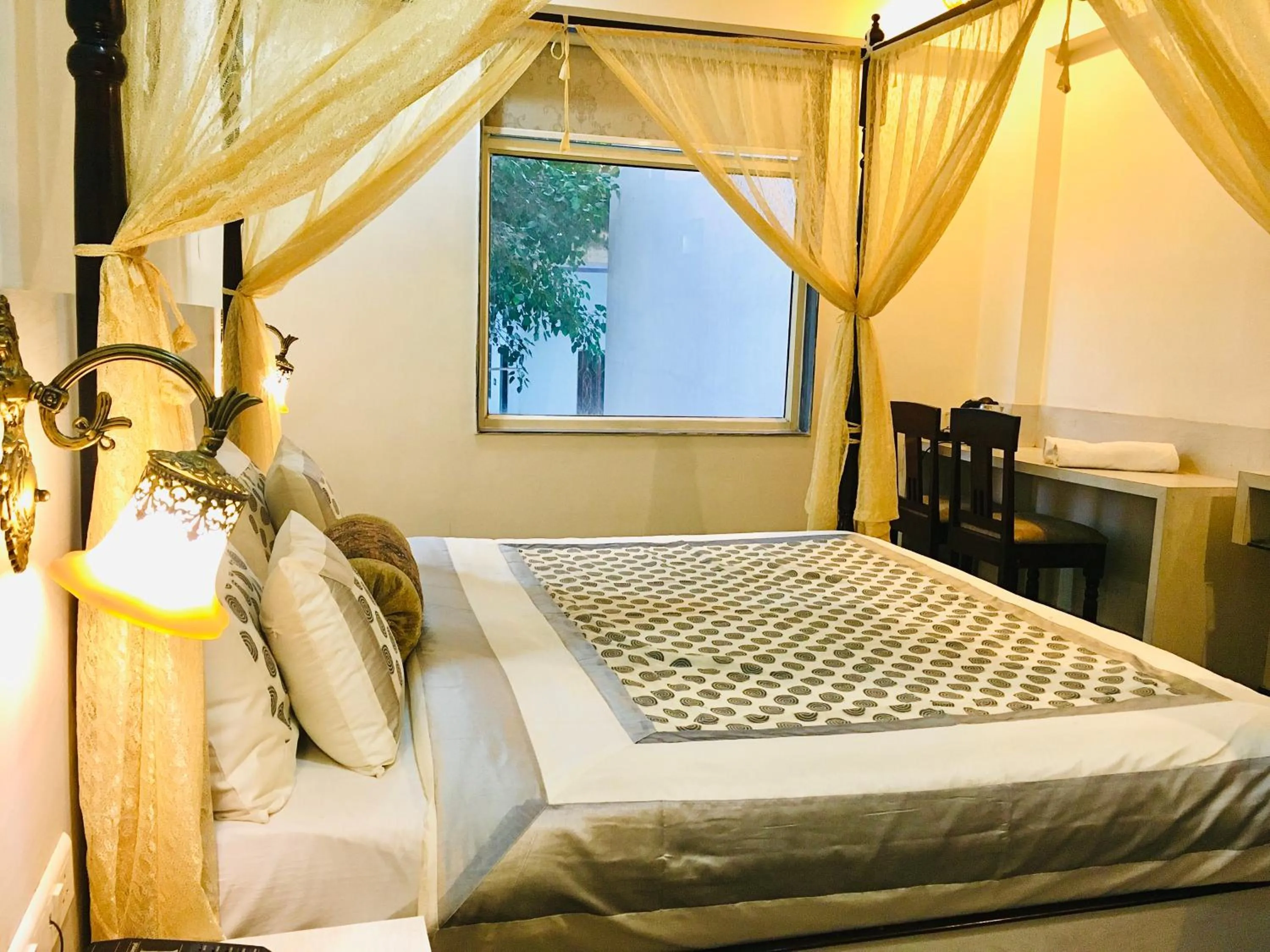 City view, Bed in Trimrooms Mount Blue