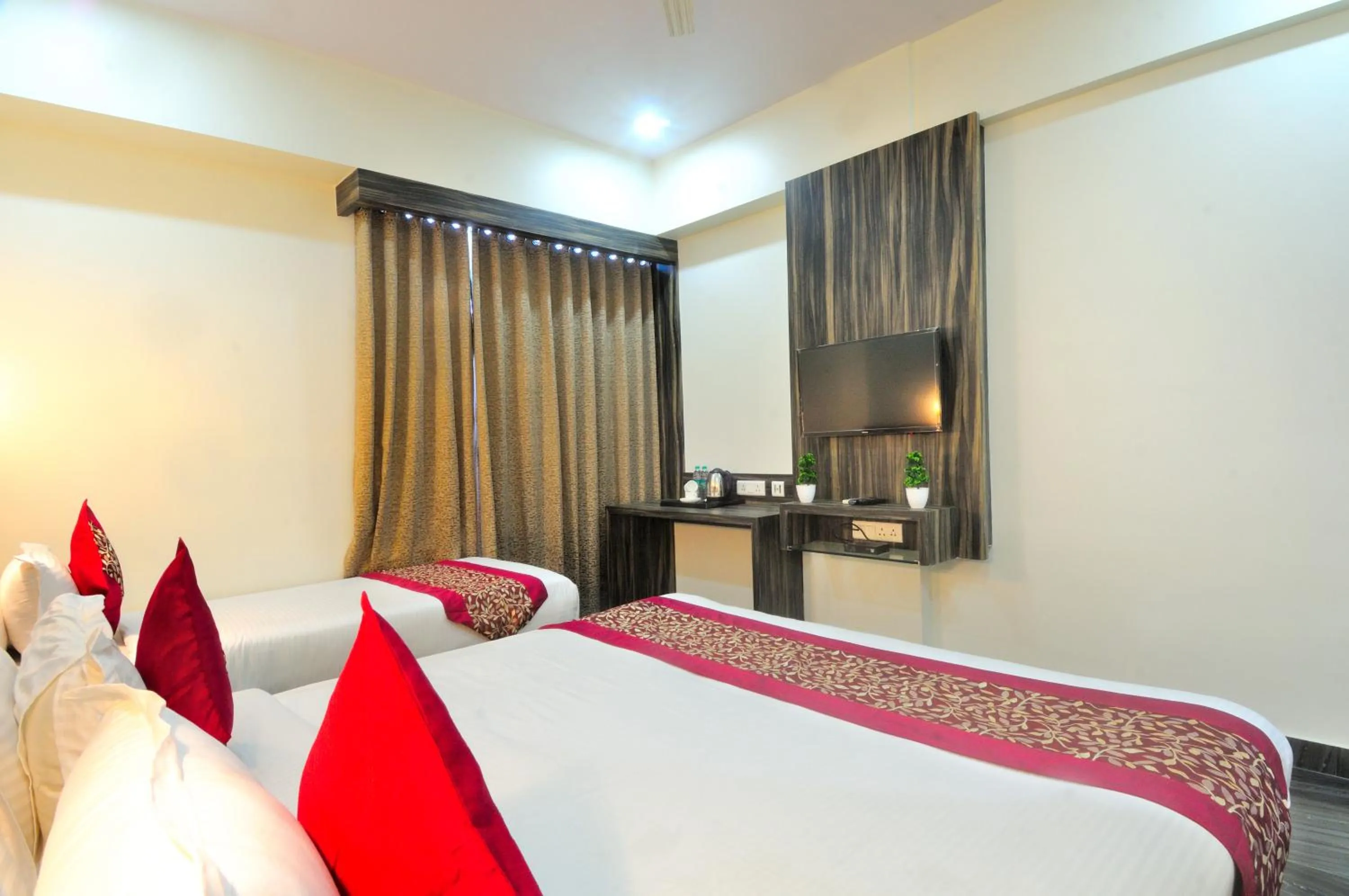 Bedroom, Bed in Trimrooms Mount Blue