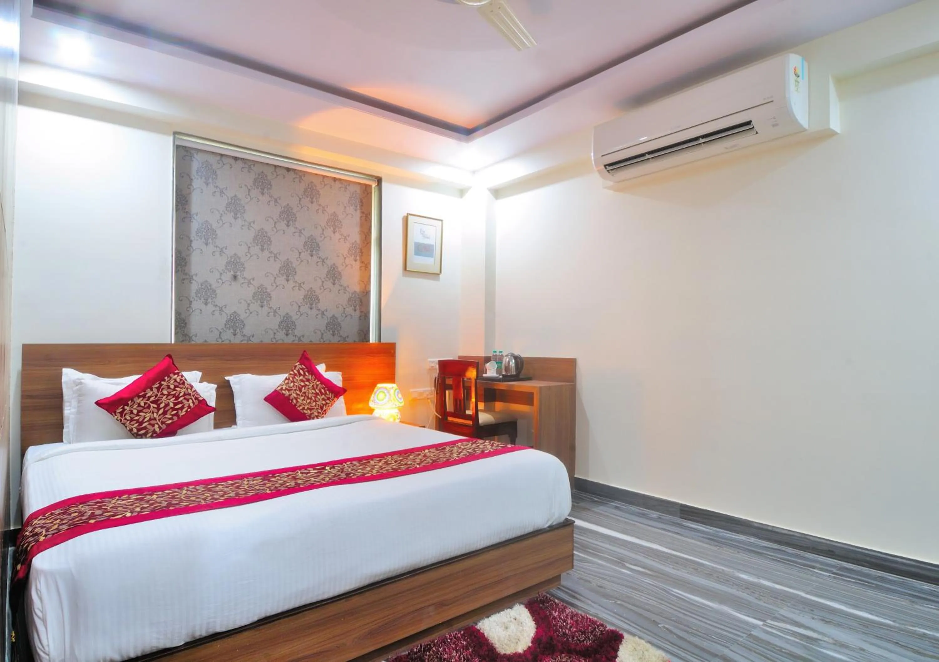 Bedroom, Bed in Trimrooms Mount Blue