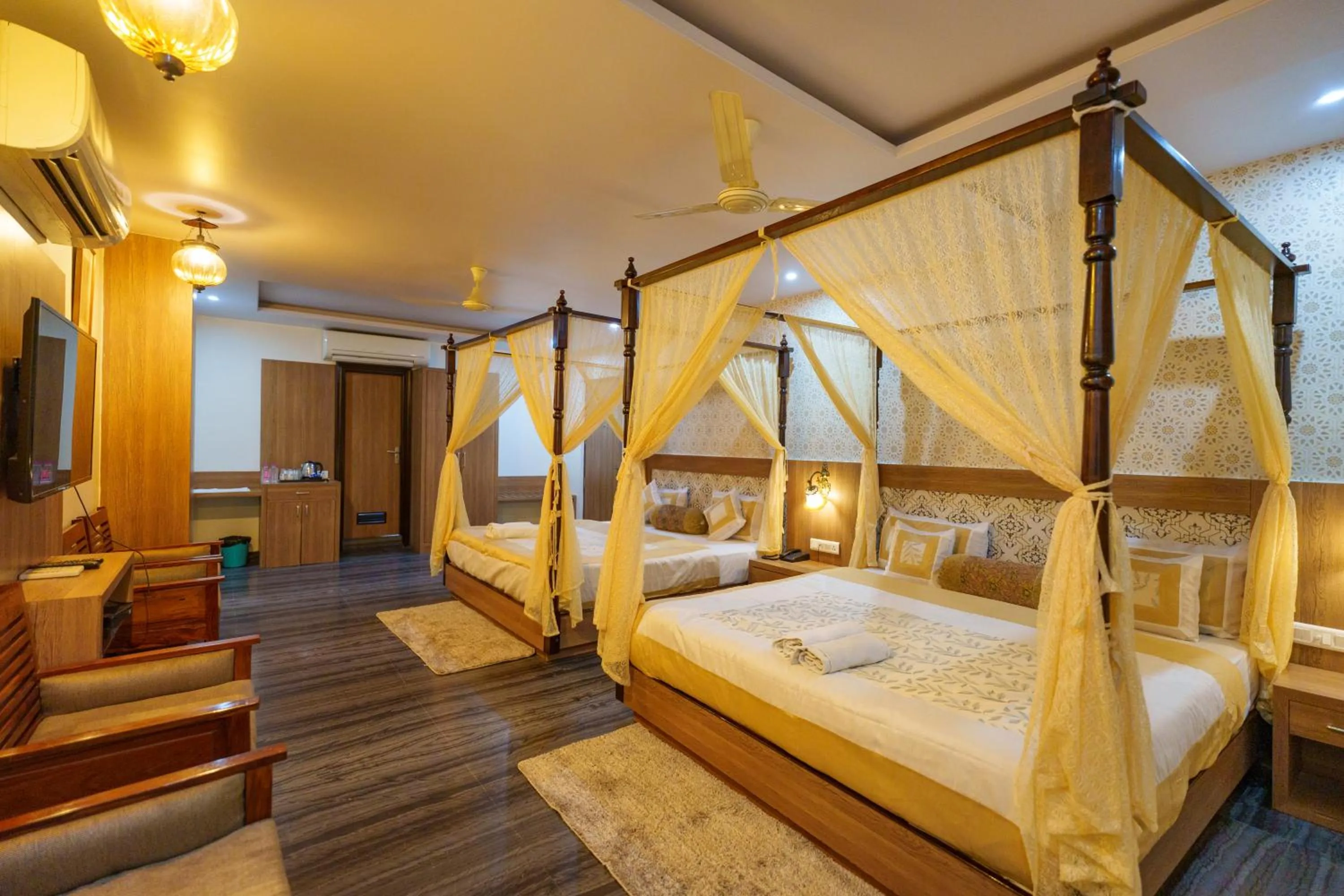 Bedroom, Bed in Trimrooms Mount Blue