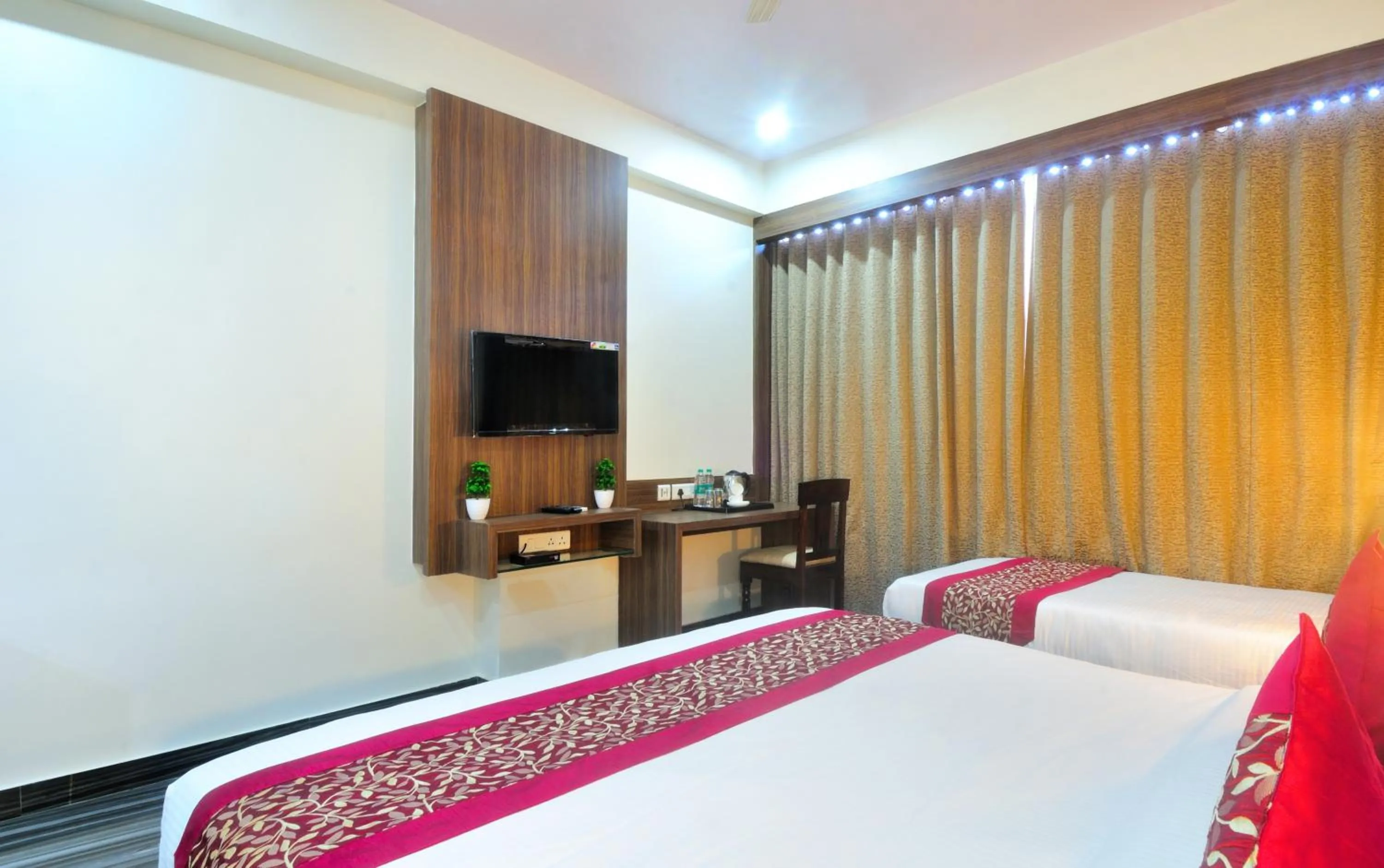 Bedroom, Bed in Trimrooms Mount Blue