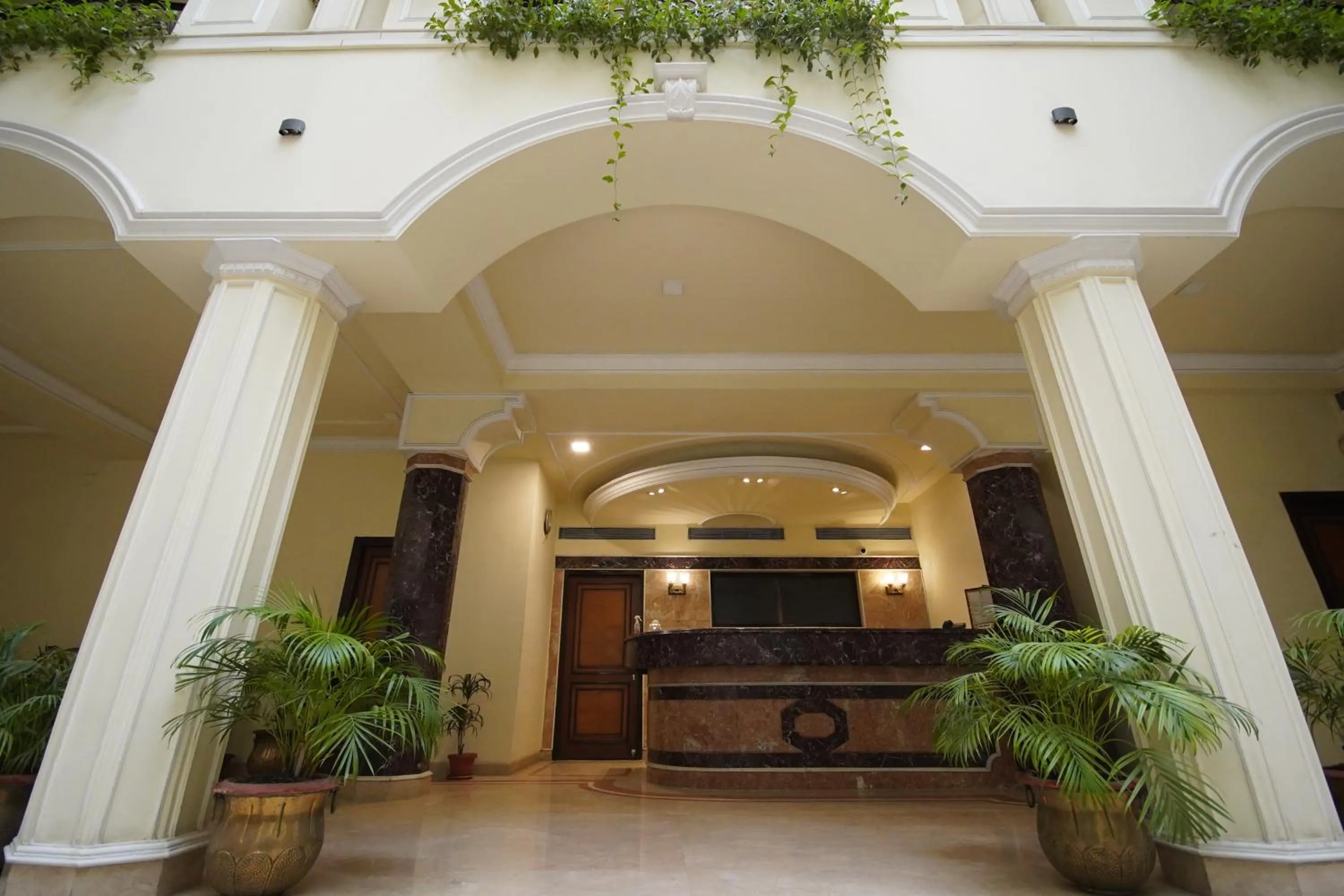 Lobby or reception in HOTEL ARYA