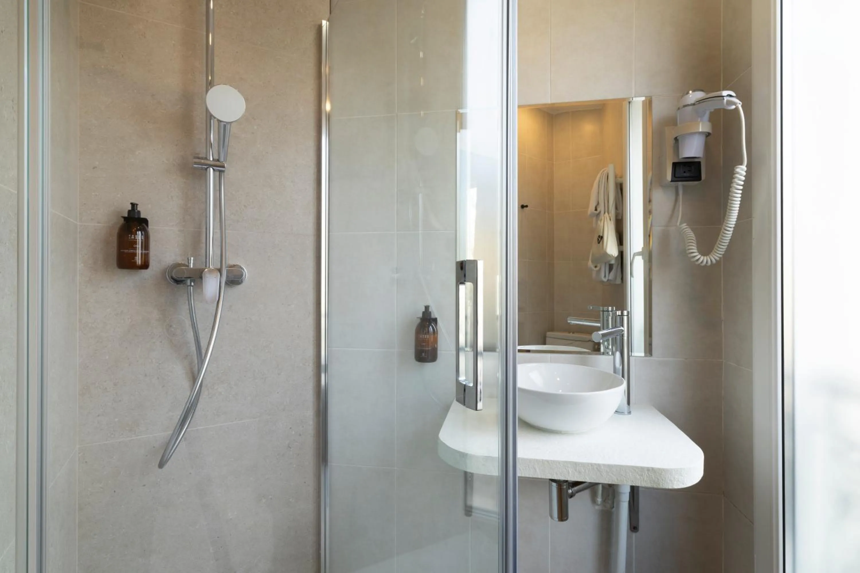 Bathroom in Hôtel Korner Etoile