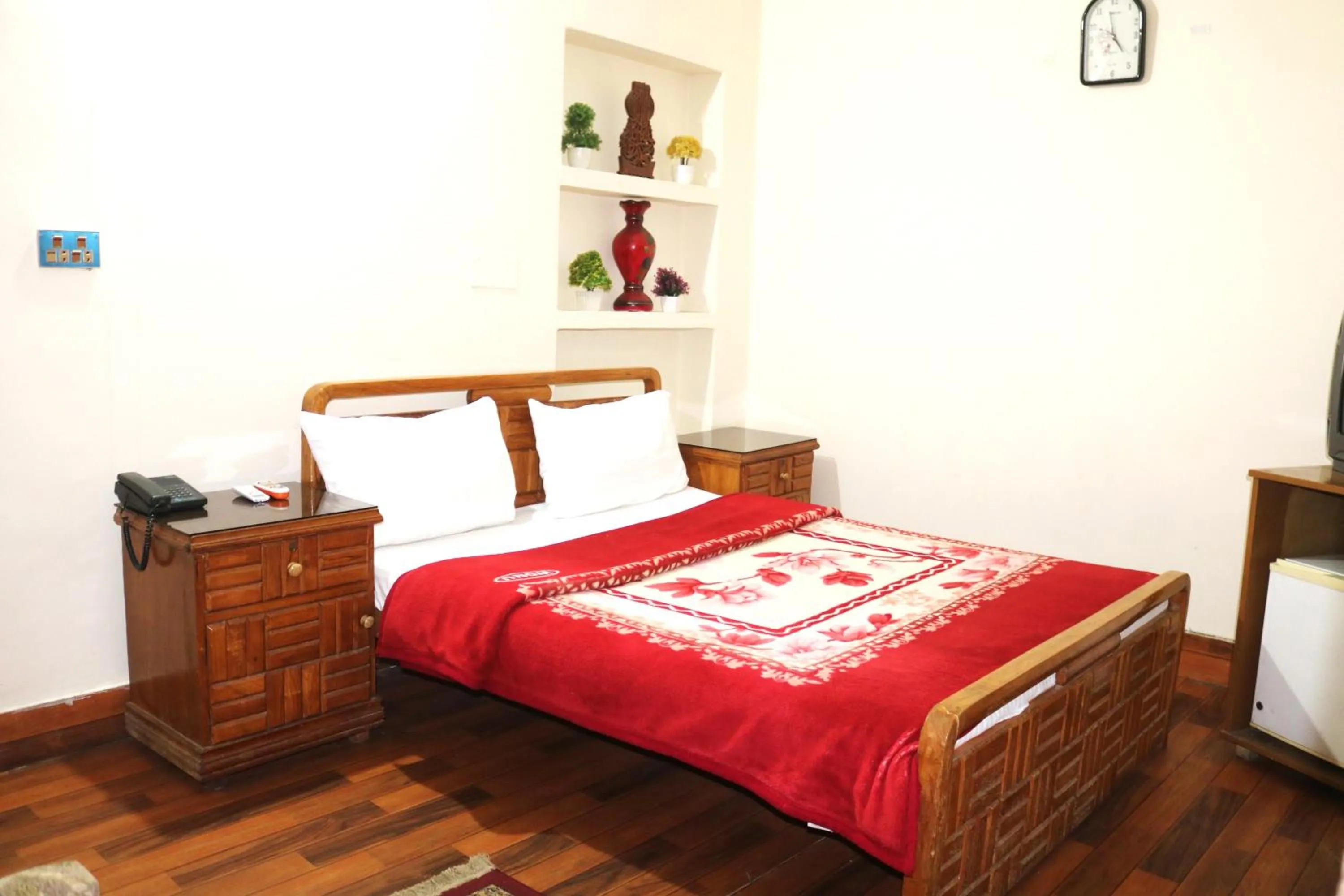 View (from property/room), Bed in The City Lodge