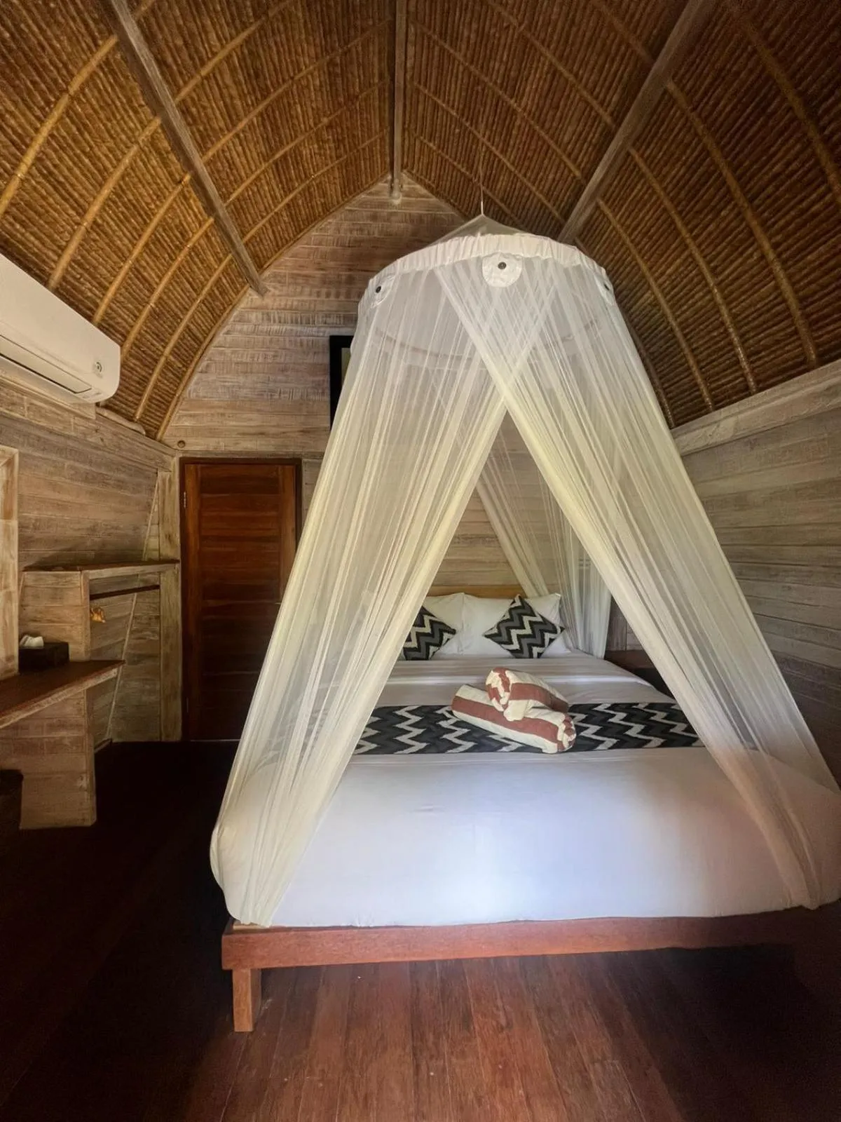 Bedroom, Bed in HoneyBee Huts