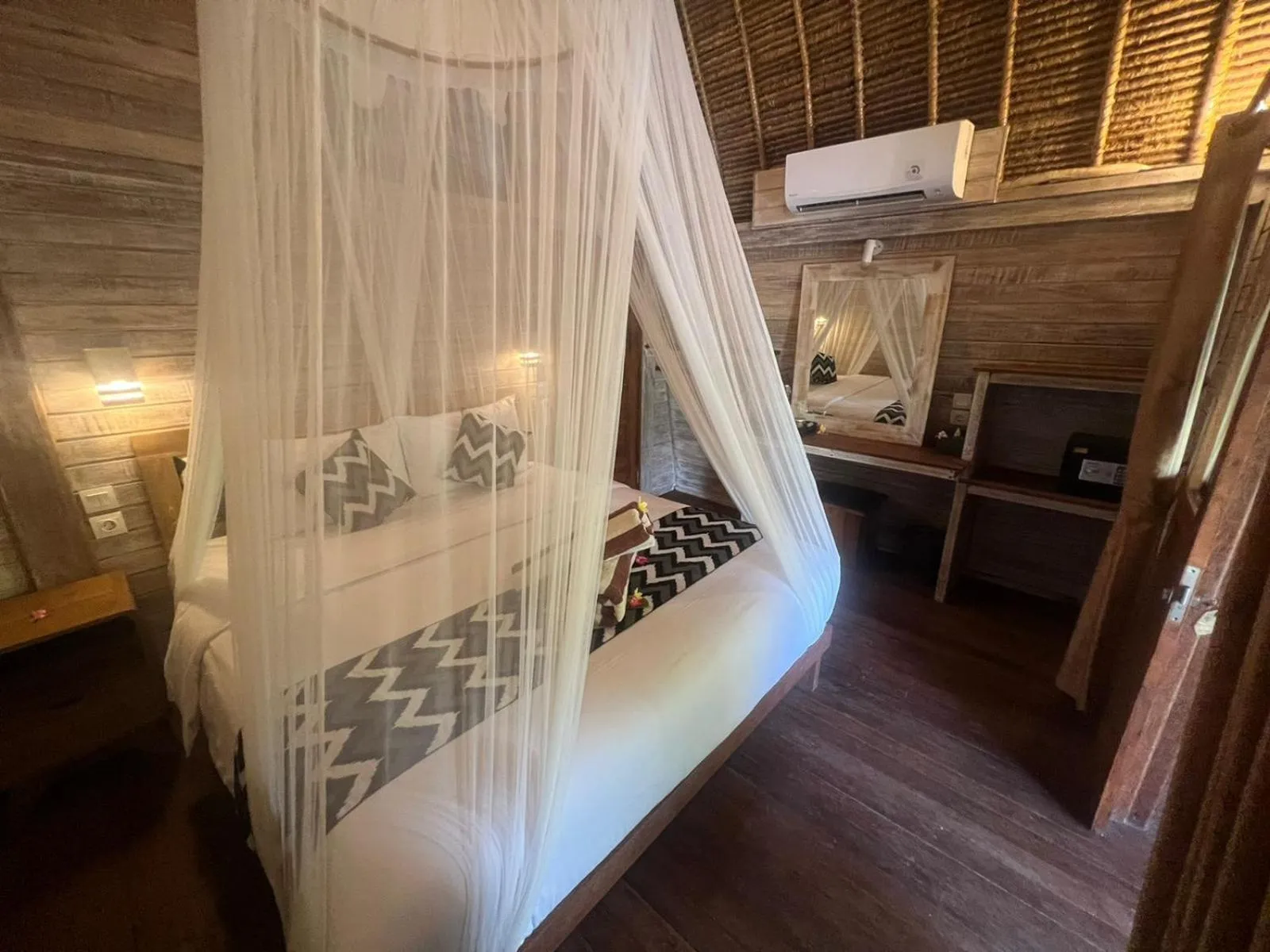 Bedroom, Bed in HoneyBee Huts