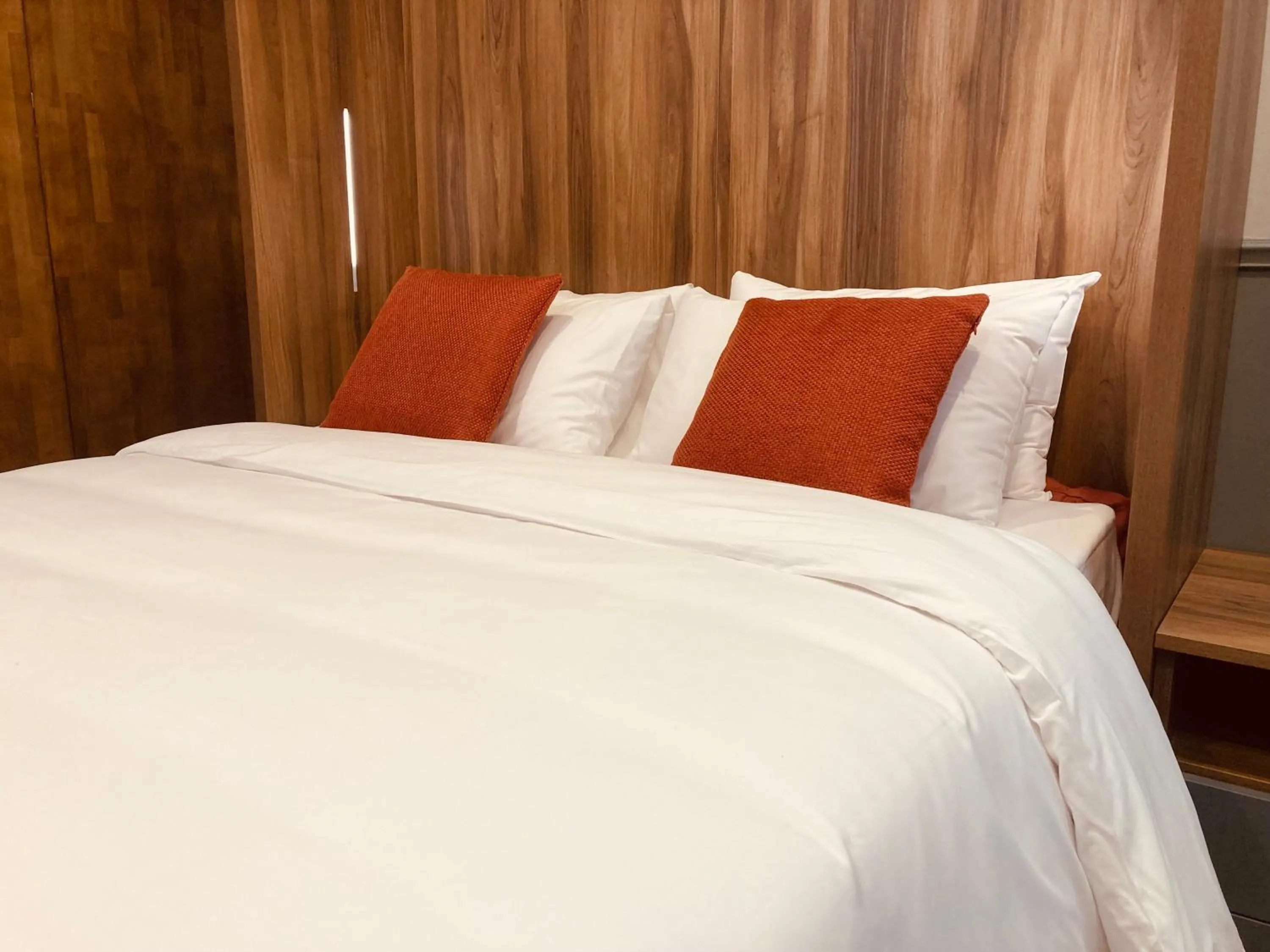 Bedroom, Bed in Hotel De La Paix