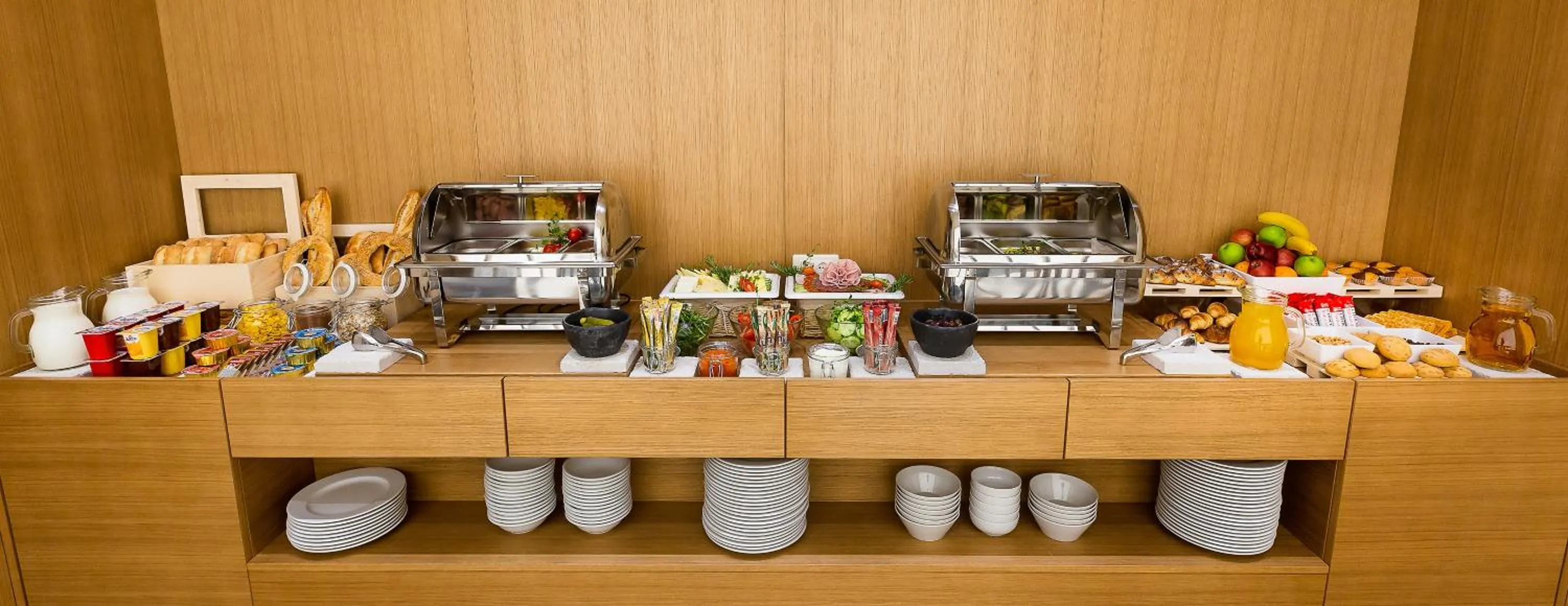 Buffet breakfast in Hotel Bono