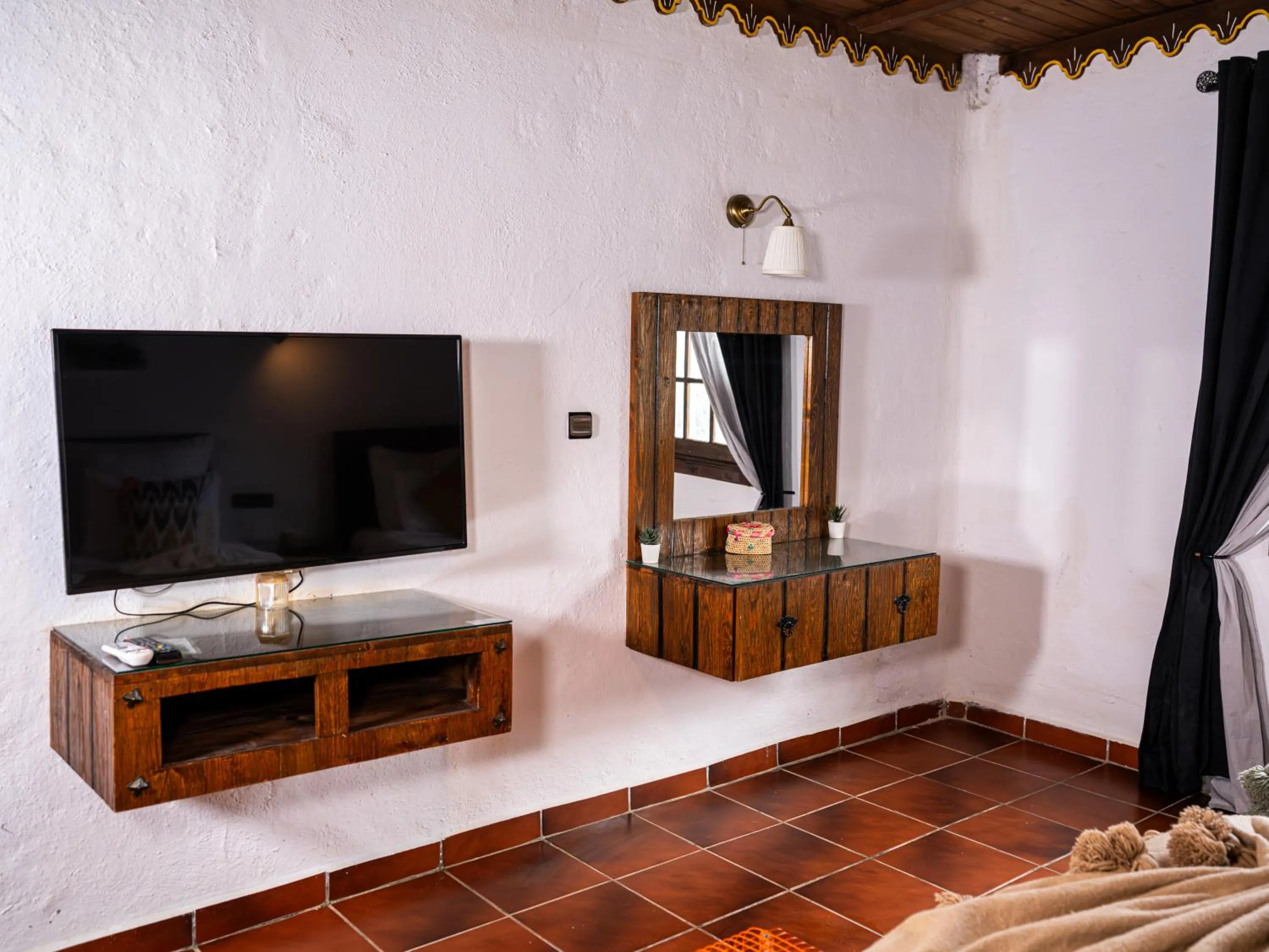 Communal lounge/ TV room in Resort Hotel El Cortijo & Spa