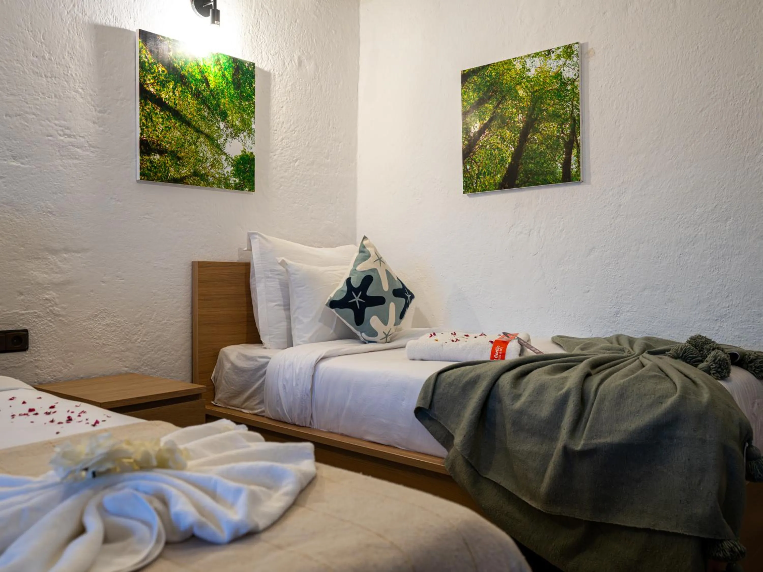 Bed in Resort Hotel El Cortijo & Spa