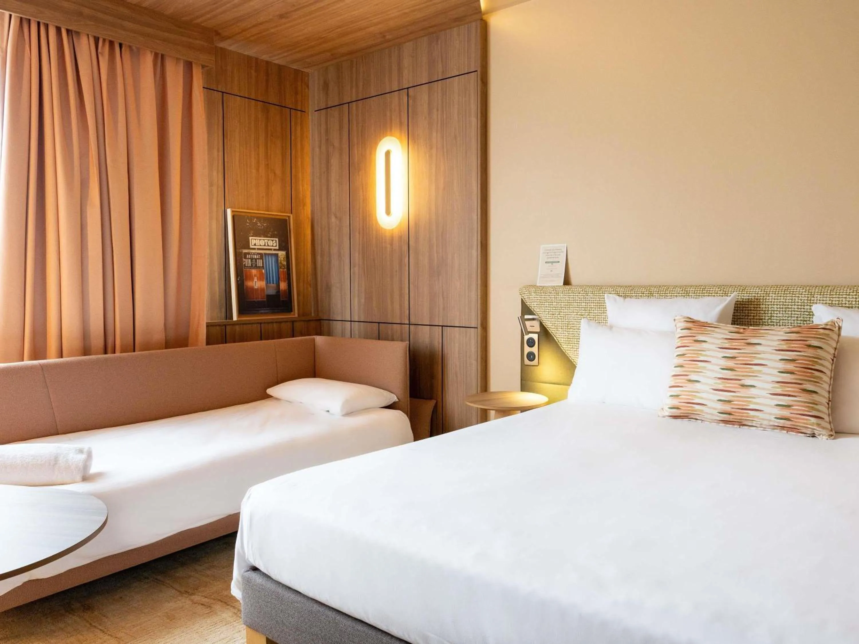 Bedroom, Bed in Novotel Toulouse Purpan Aéroport