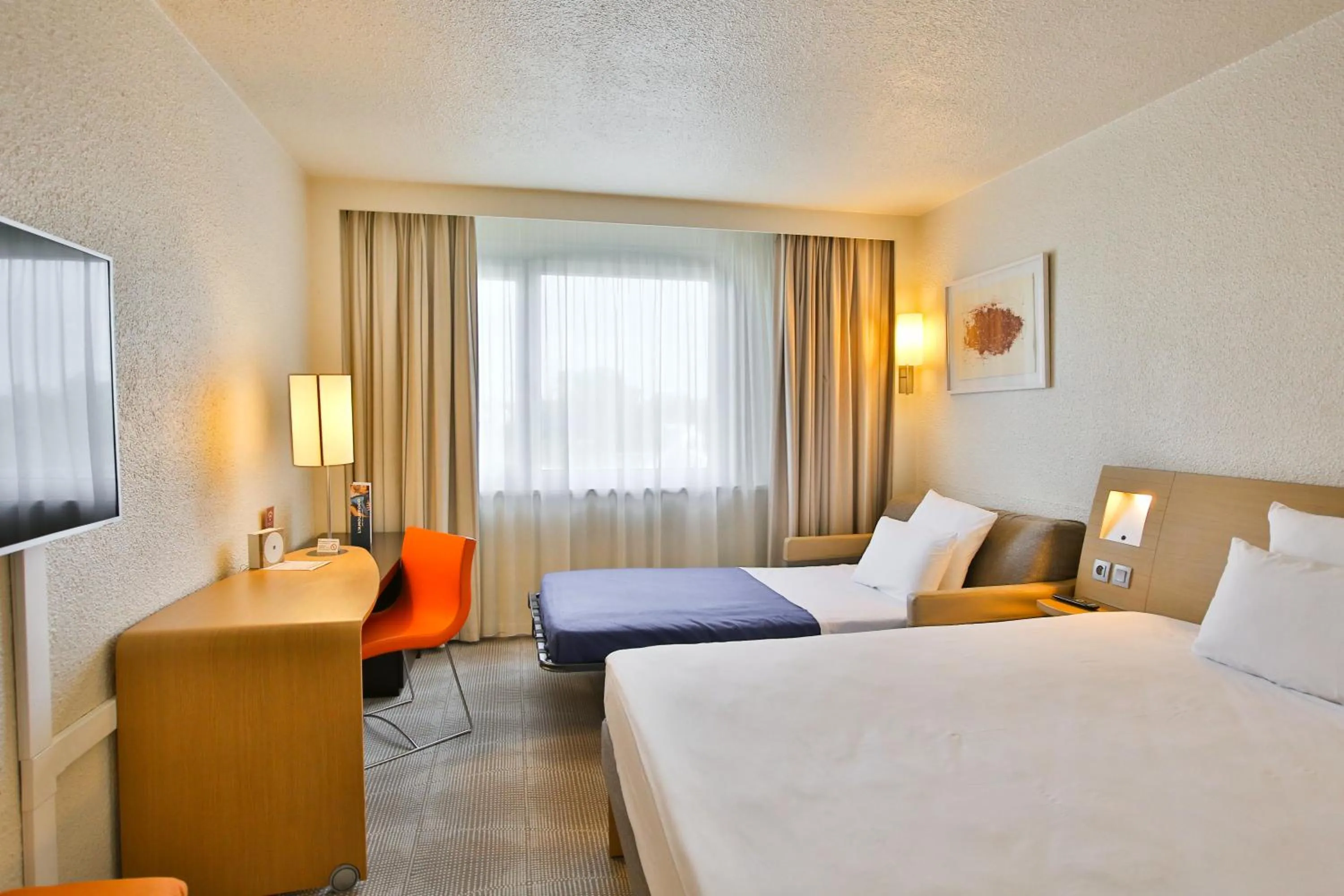 Bedroom, Bed in Novotel Toulouse Purpan Aéroport