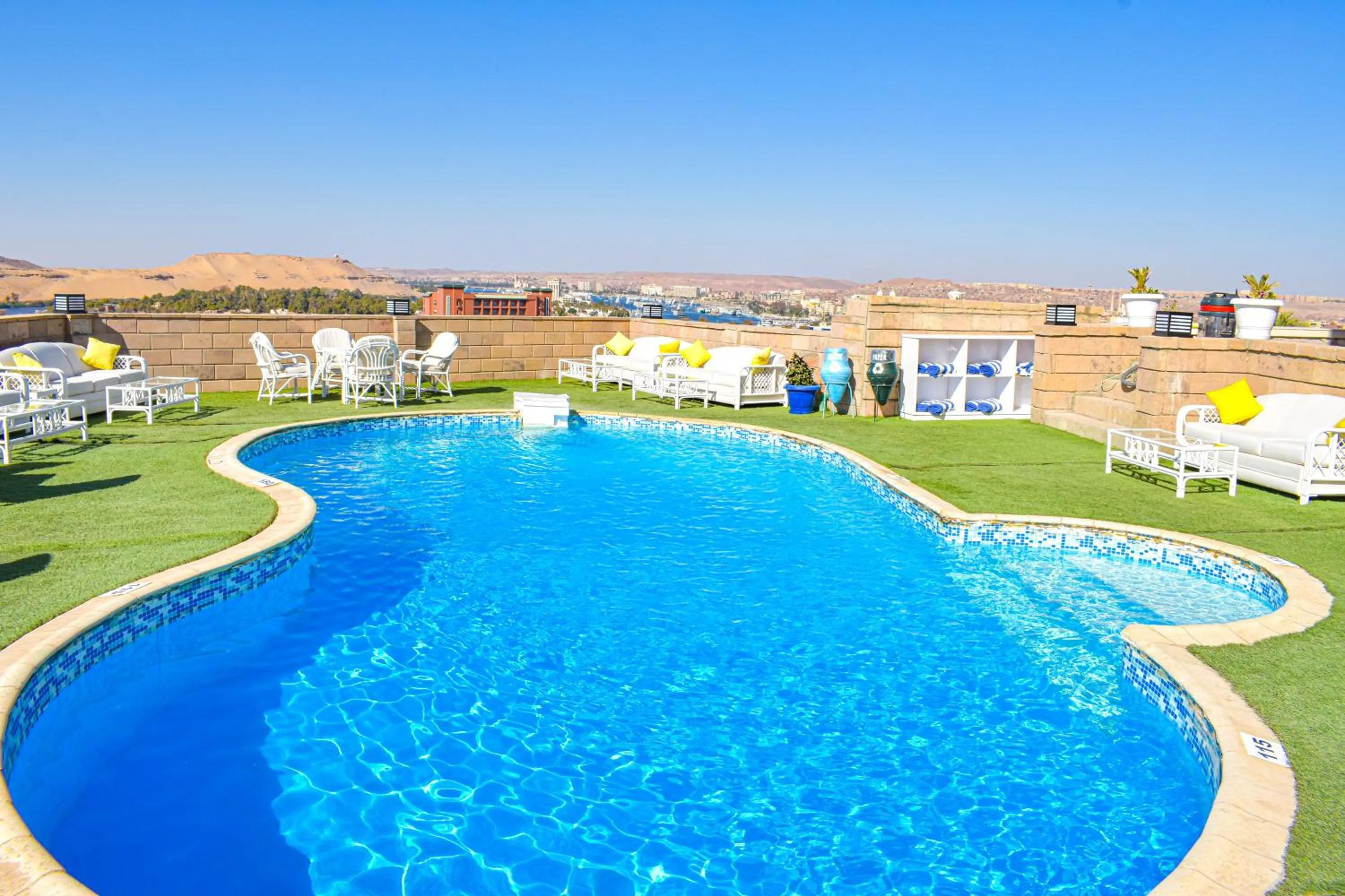 Swimming pool in Basma Executive Club