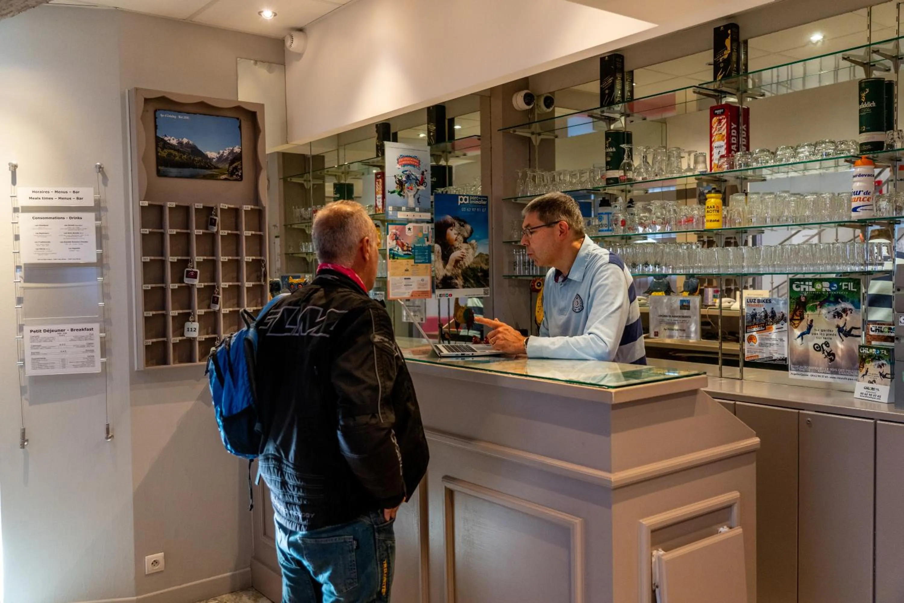 Staff in Au Primerose Hôtel