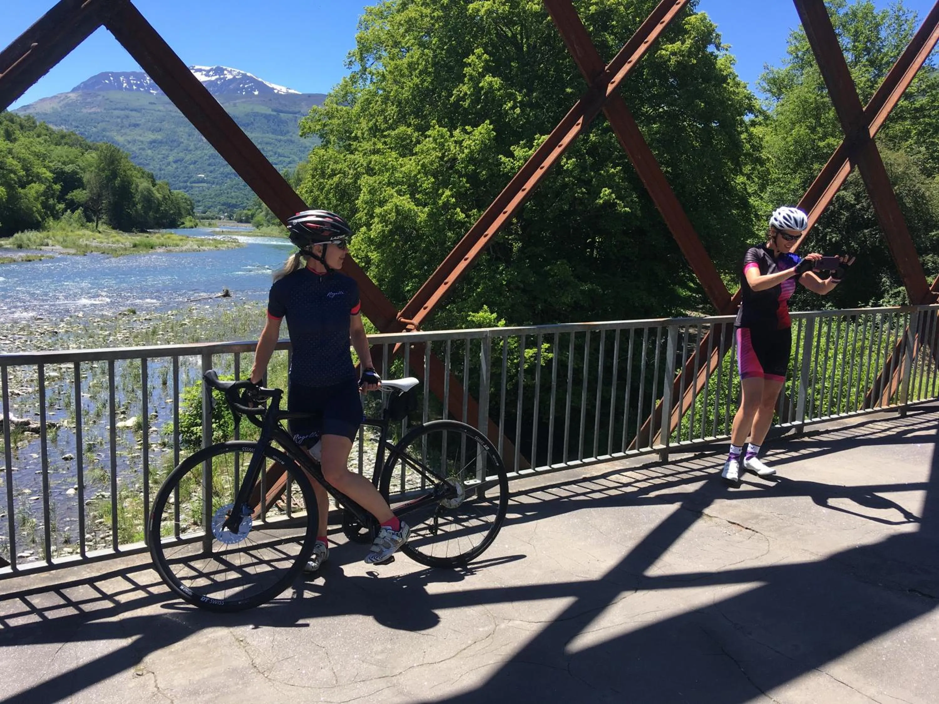 People in Au Primerose Hôtel